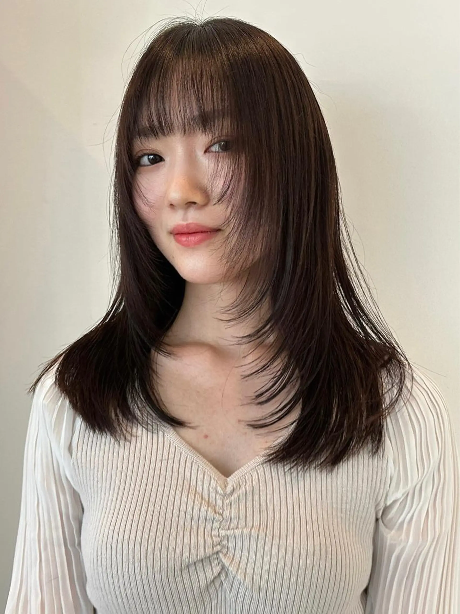 ロング カラー ヘアアレンジ インナーカラー 韓国風ヘア レイヤーカット ワンホンレイヤー ワンホンヘア カット ヘアカラー トリートメント 切りっぱなしボブ/ デザインカラー店長のヘアスタイル