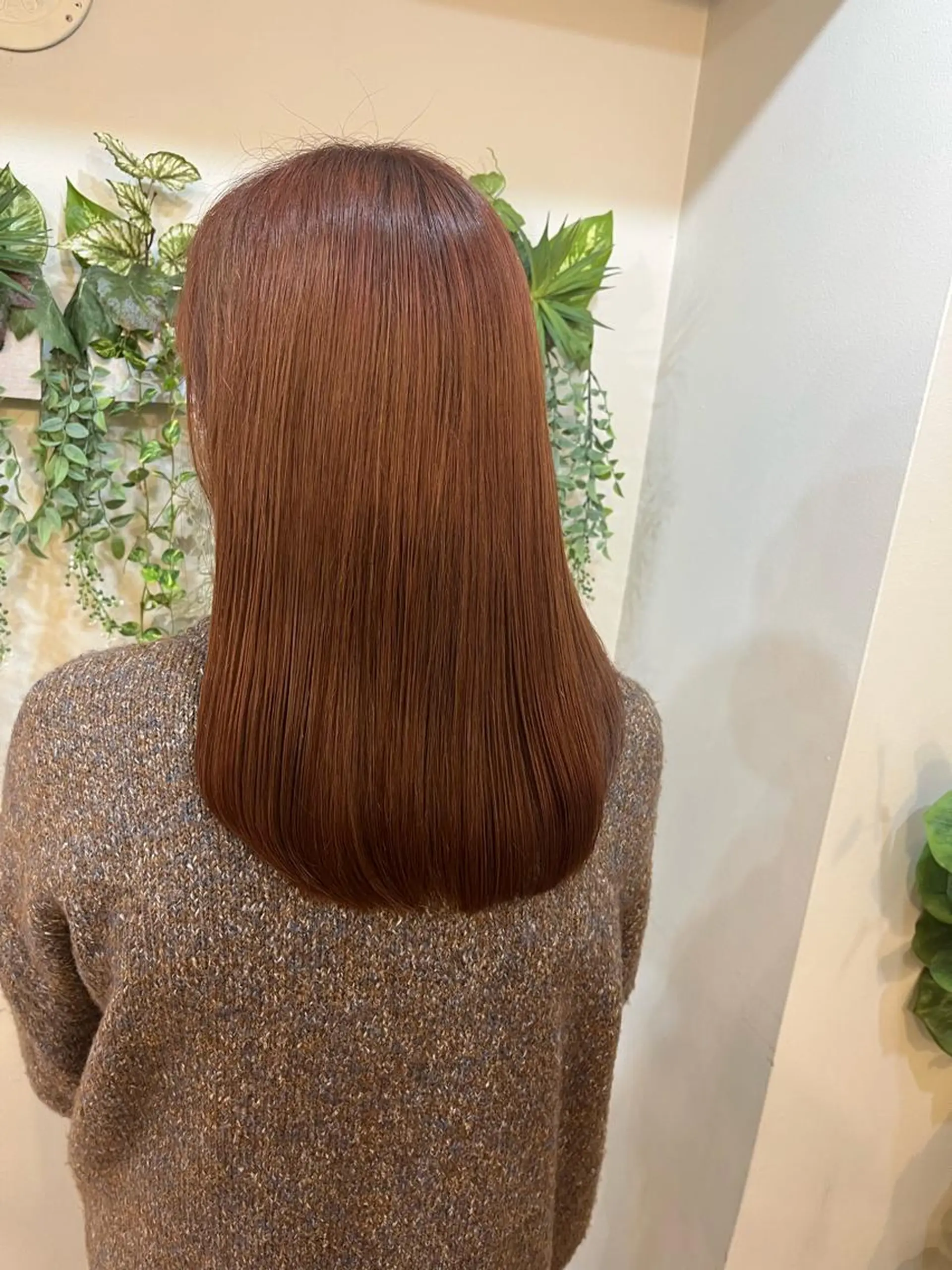 セミロング ヘアカラー トリートメント ⚪️髪質改善 縮毛 店長 コウ⚪️のヘアスタイル