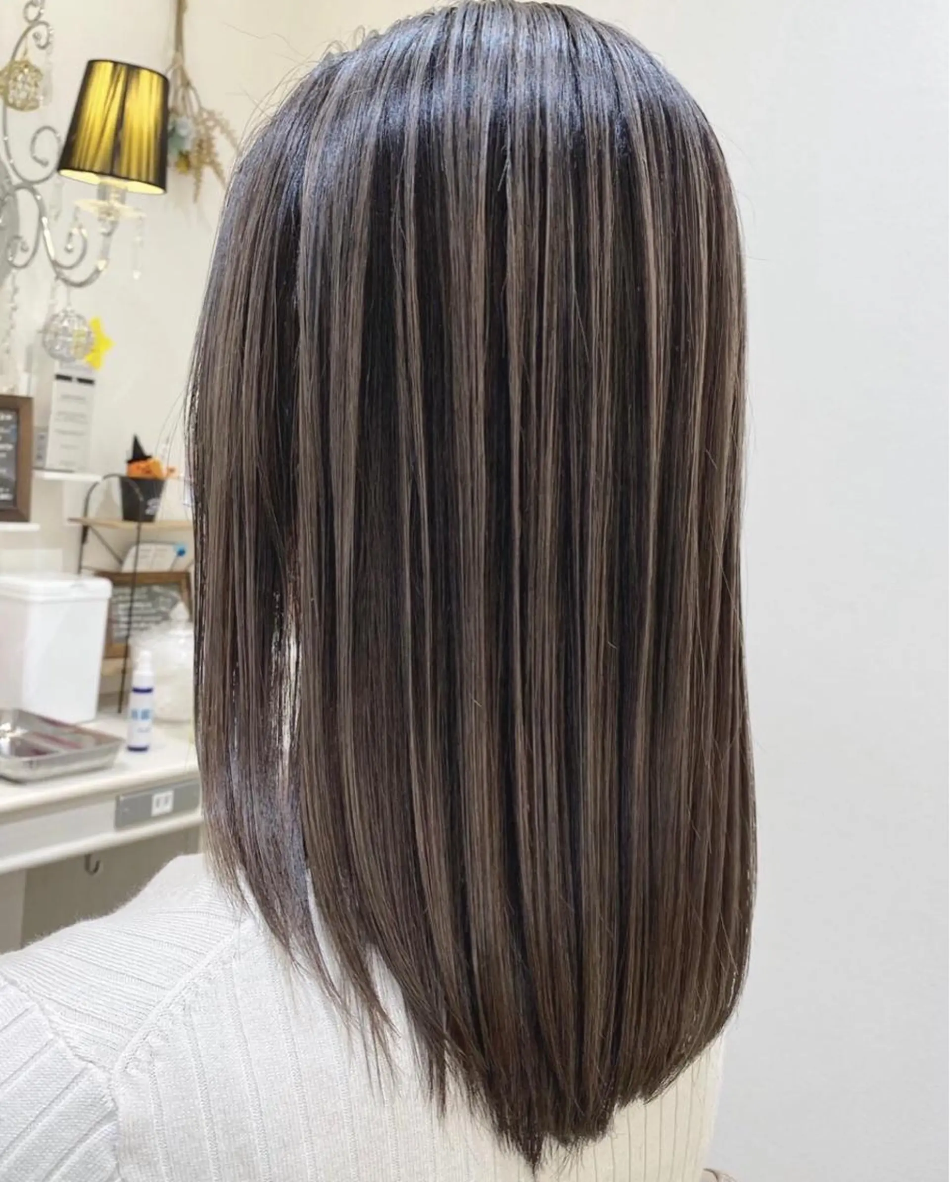 セミロング 三箇島 陽香のヘアスタイル