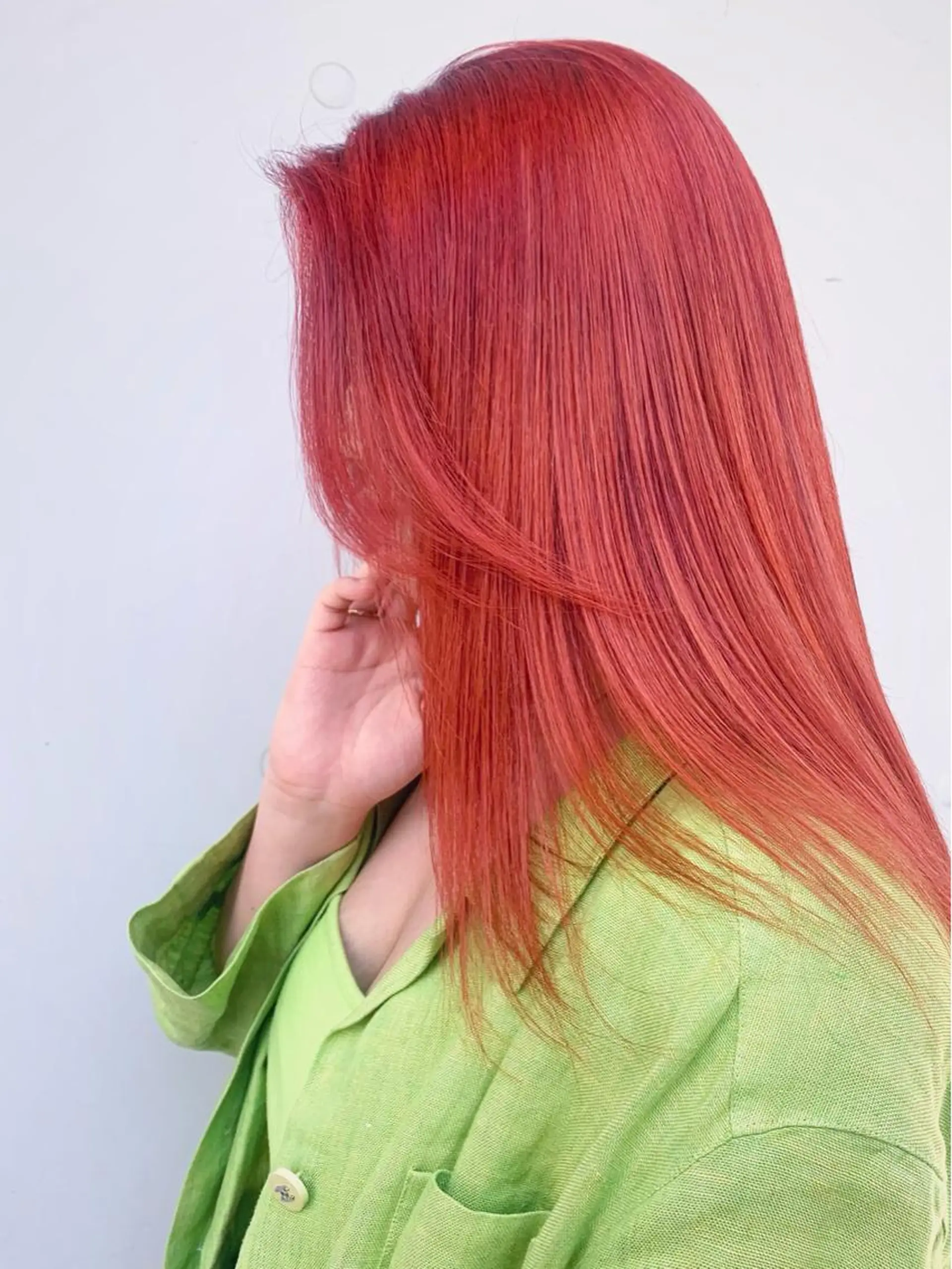 セミロング もにか🌞原宿/渋谷 🌝ブリーチカラーのヘアスタイル