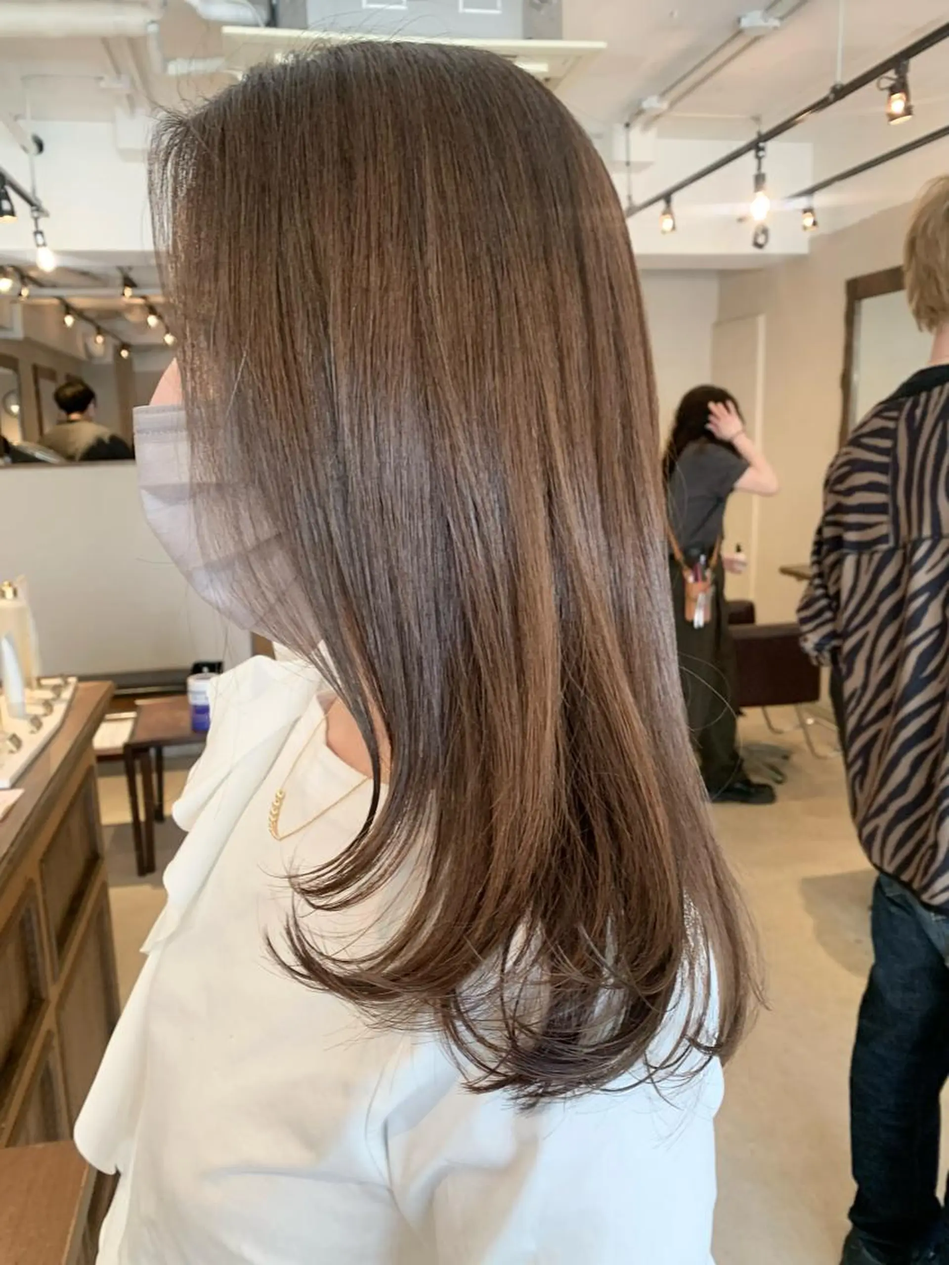 ミディアム カラー カット ヘアカラー トリートメント ヘッドスパ 透明感/オリーブ/ グレージュ/YUKAのヘアスタイル