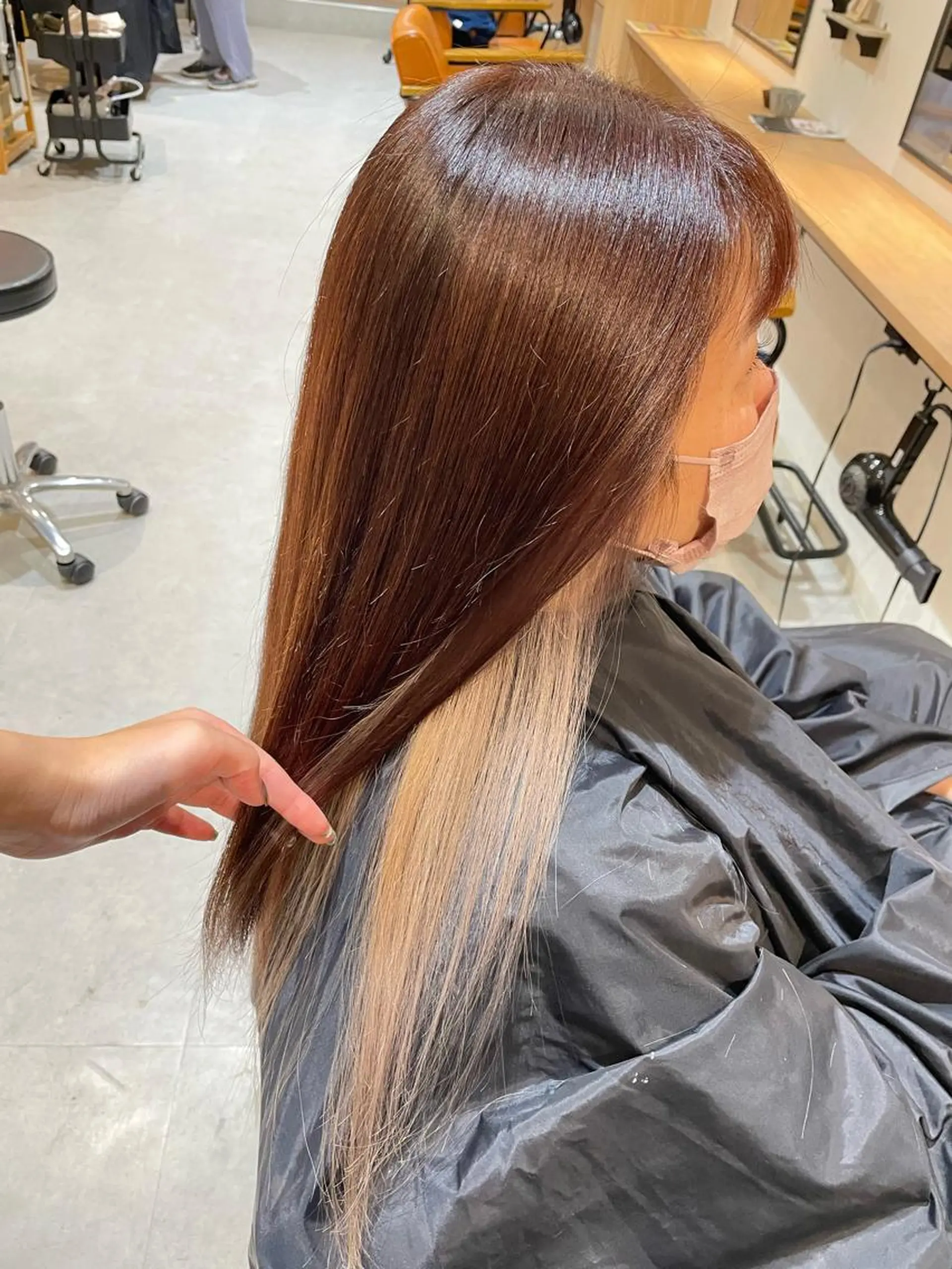 ロング ヘアカラー 中田 サヤカのヘアスタイル