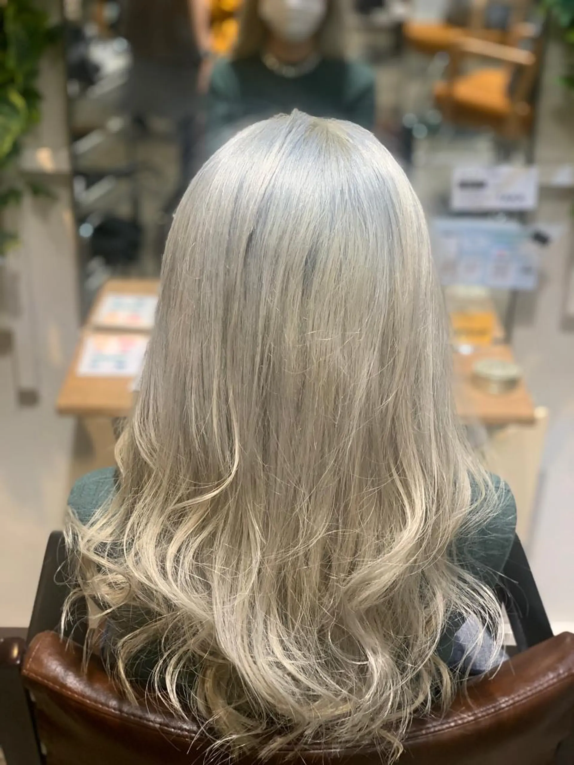 ロング カラー ブリーチ ハイライト✨髪質改善 TAKAさんです😊のヘアスタイル