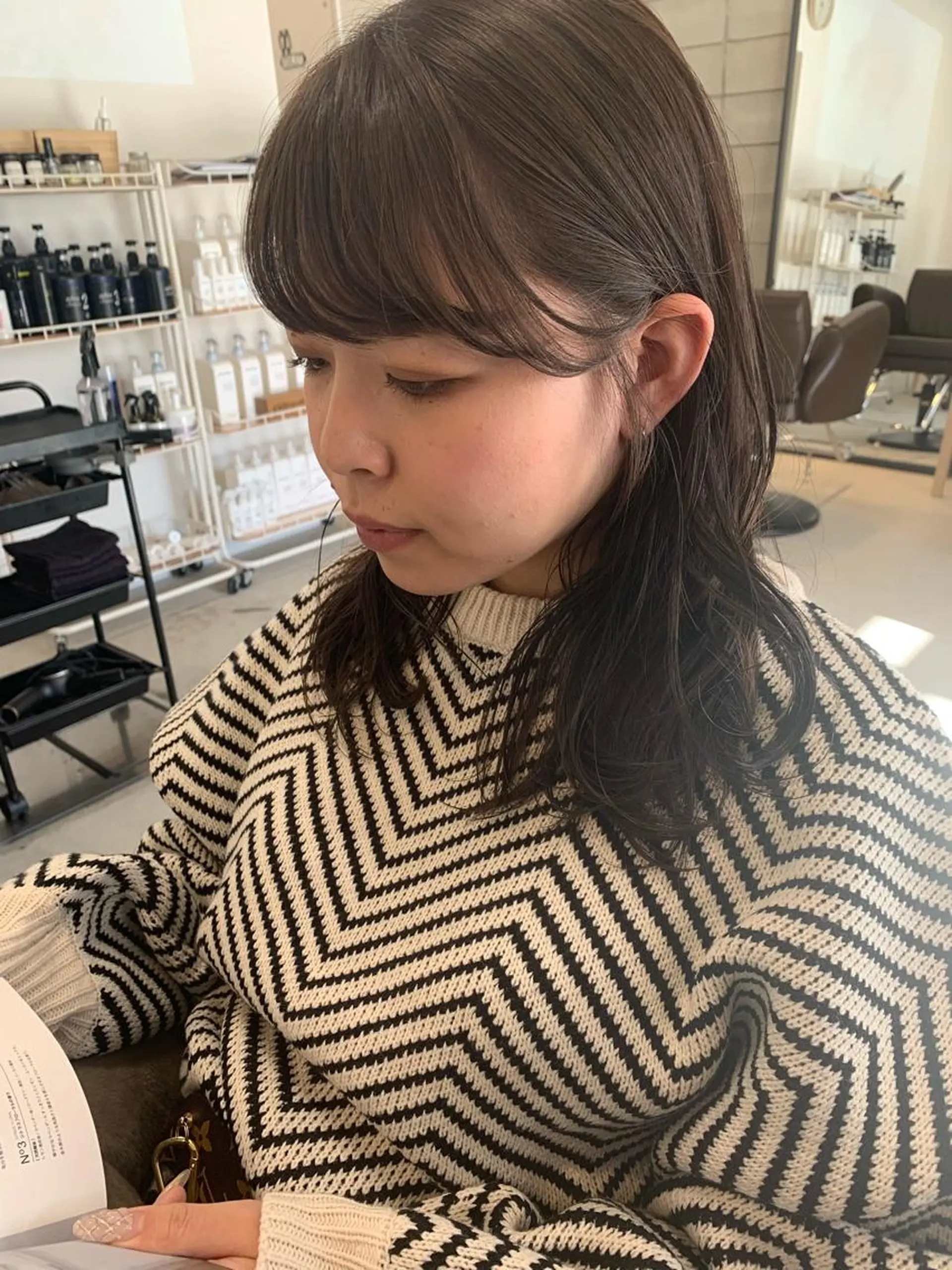 セミロング カット パーマ トリートメント 新海 芳樹のヘアスタイル