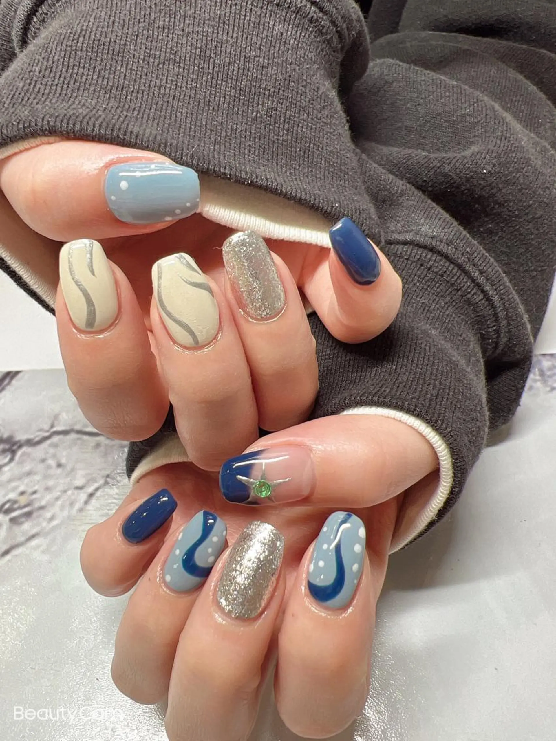 ネイル Guarendo錦糸町店所属・ガレンドウ 白澤 愛子のネイルデザイン