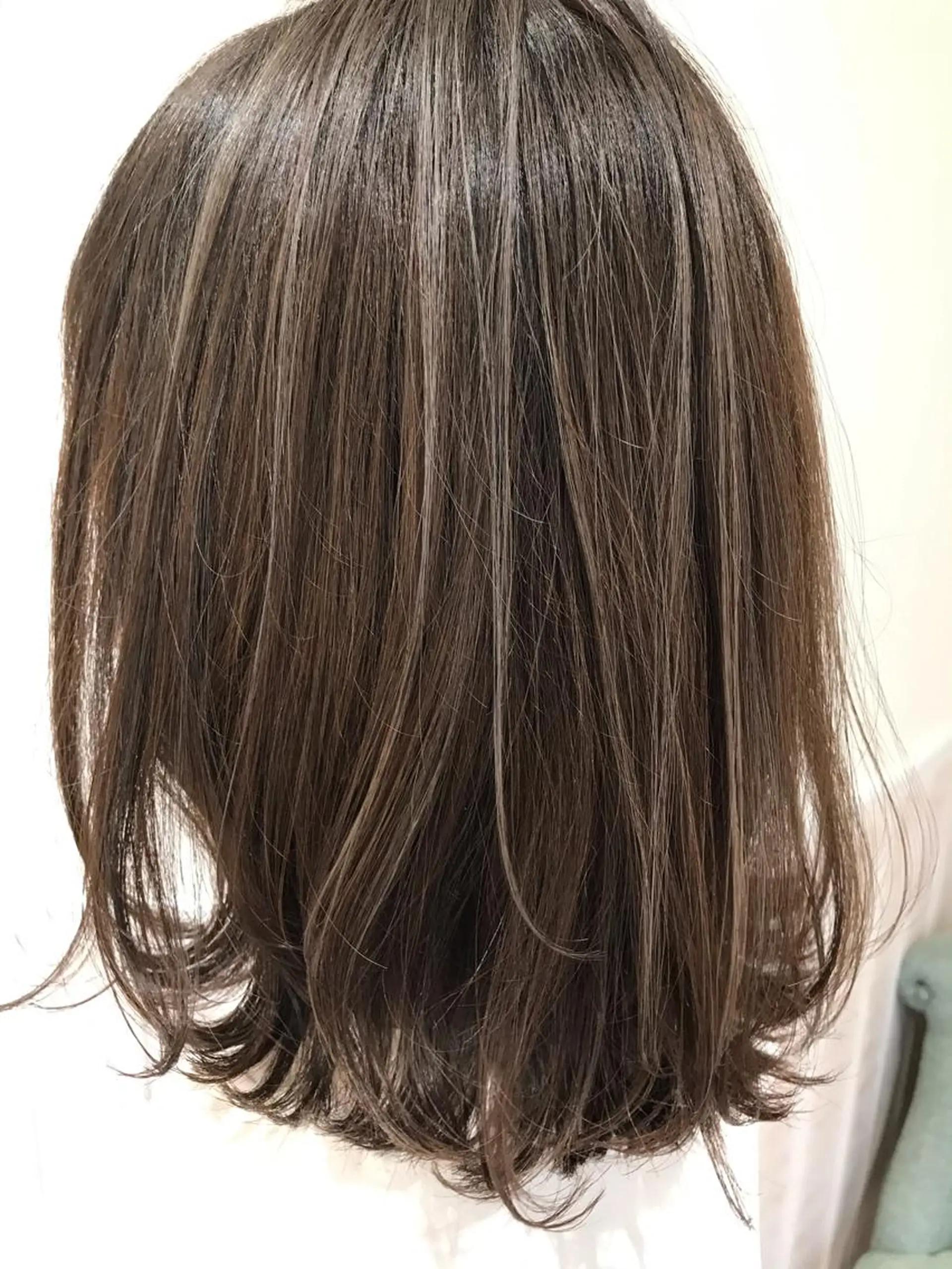 ミディアム カラー にしだ まりえのヘアスタイル