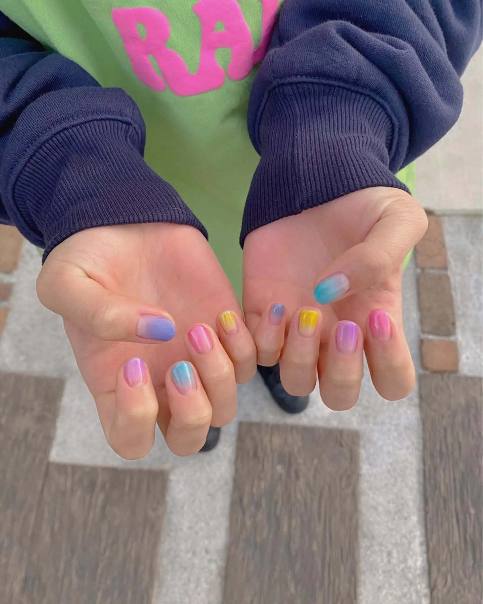 ネイル オーロラネイル &N NANAのネイルデザイン