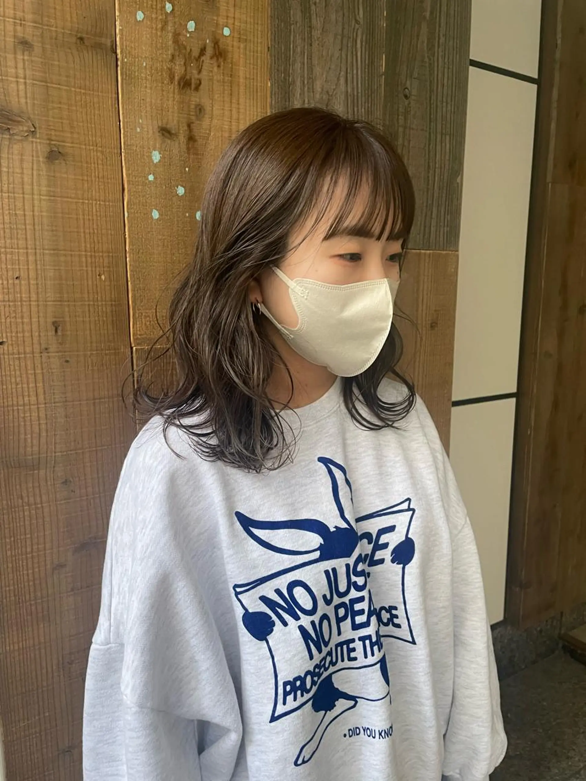セミロング カラー 渋谷 留菜のヘアスタイル