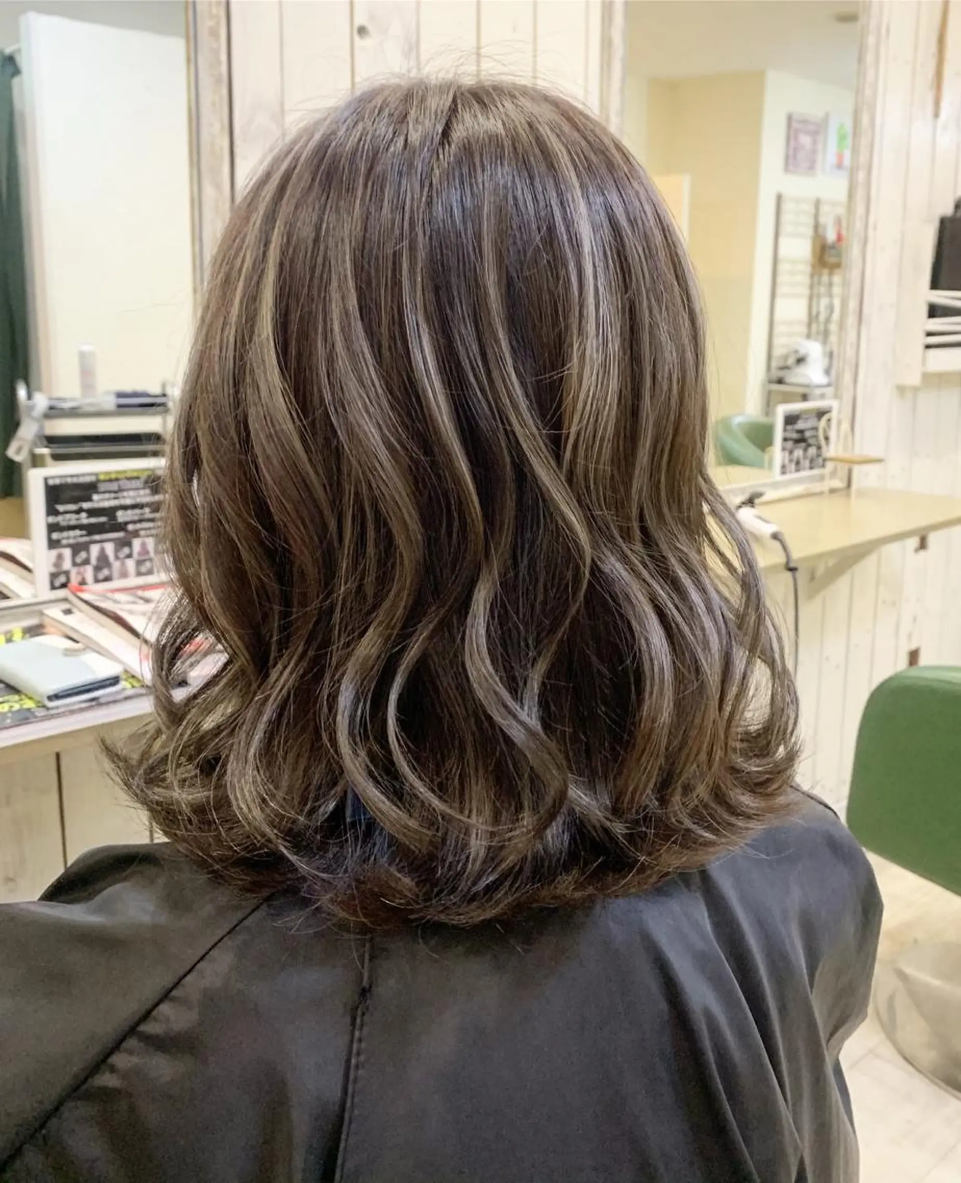 ミディアム カット ヘアカラー 高山 滉太のヘアスタイル