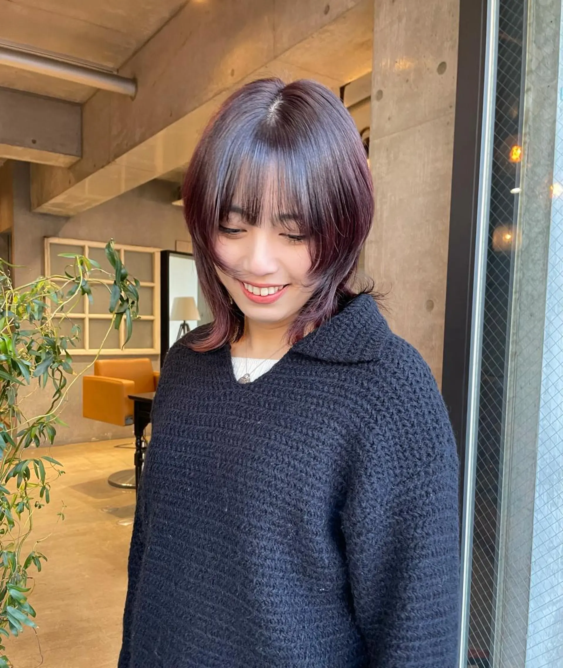 セミロング カラー ブリーチ ボルドーカラー ブリーチなしカラー ピンクカラー ヘアカラー maina/透明感 ベージュ/ブラウンのヘアスタイル