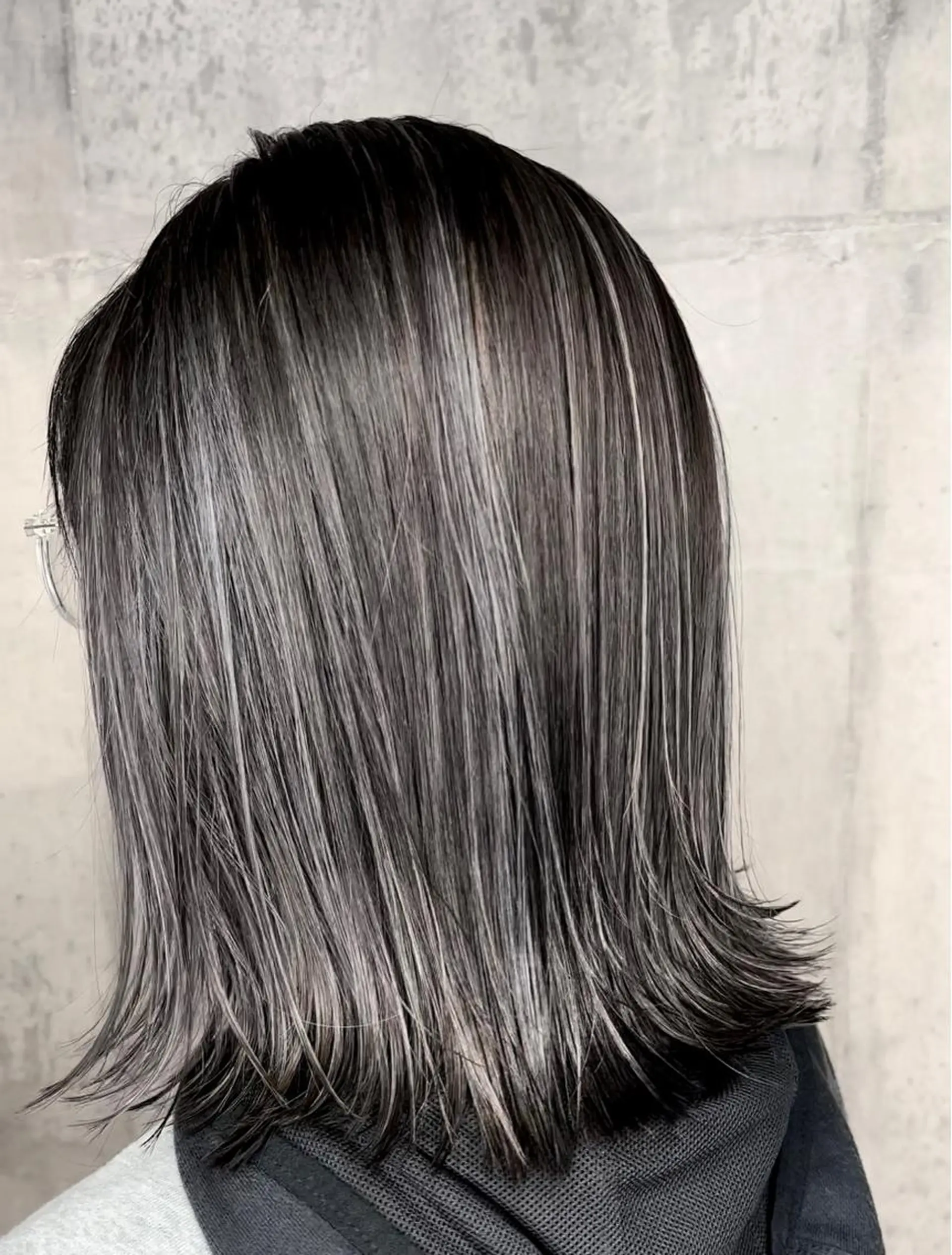 ミディアム カラー ハイライトカラー ハイライト mimiiy梅田 中崎町ハイトーンのヘアスタイル