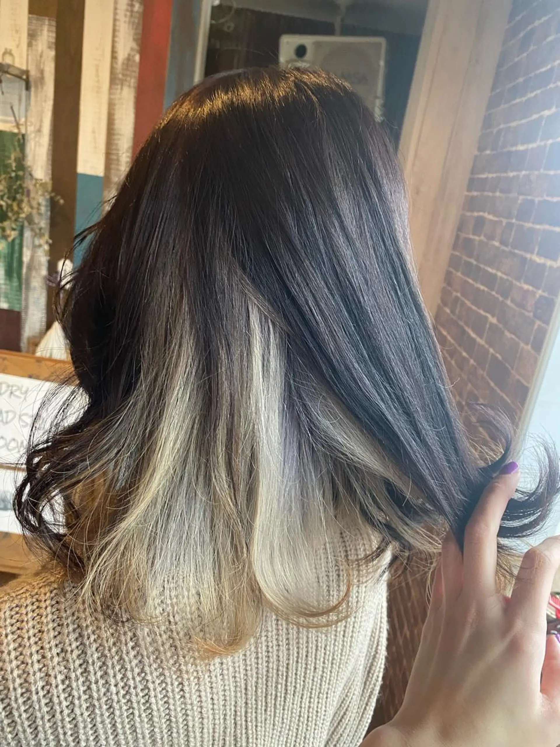 ミディアム カラー ベージュカラー ブリーチ ホワイトベージュ ハイライト/インナー /ブリーチ/レイヤーのヘアスタイル