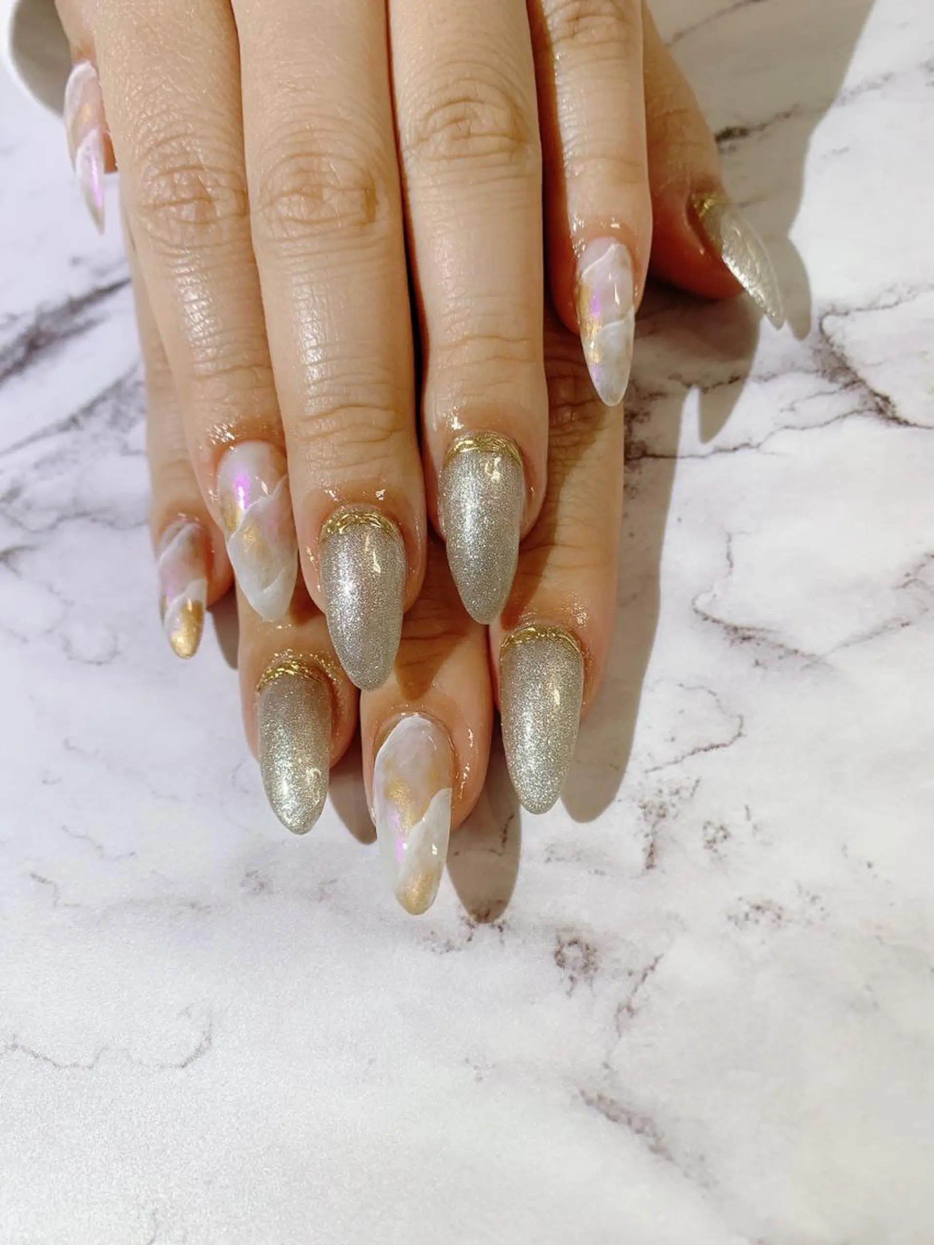 ネイル アートネイル オーロラネイル 長さ出し ミラーネイル その他(ネイル) Laure‘a所属・Laure‘a MARIのネイルデザイン