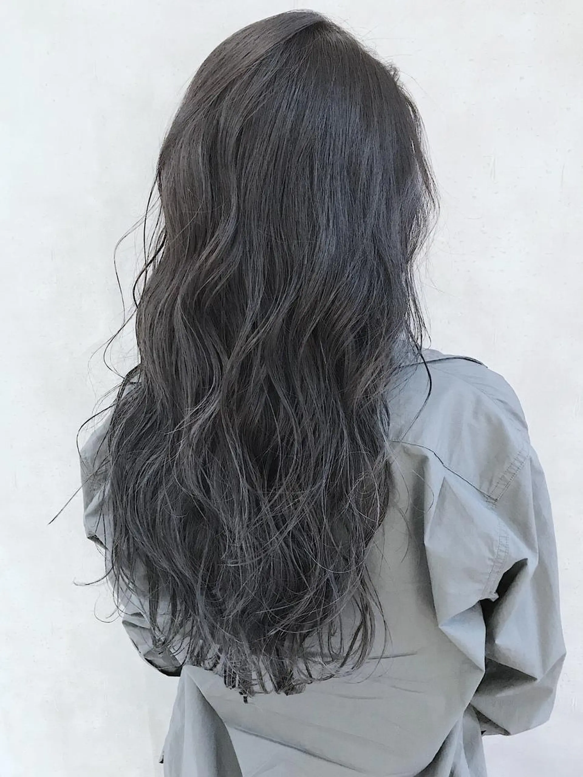 ロング カラー MOU namba ムウナンバのヘアスタイル