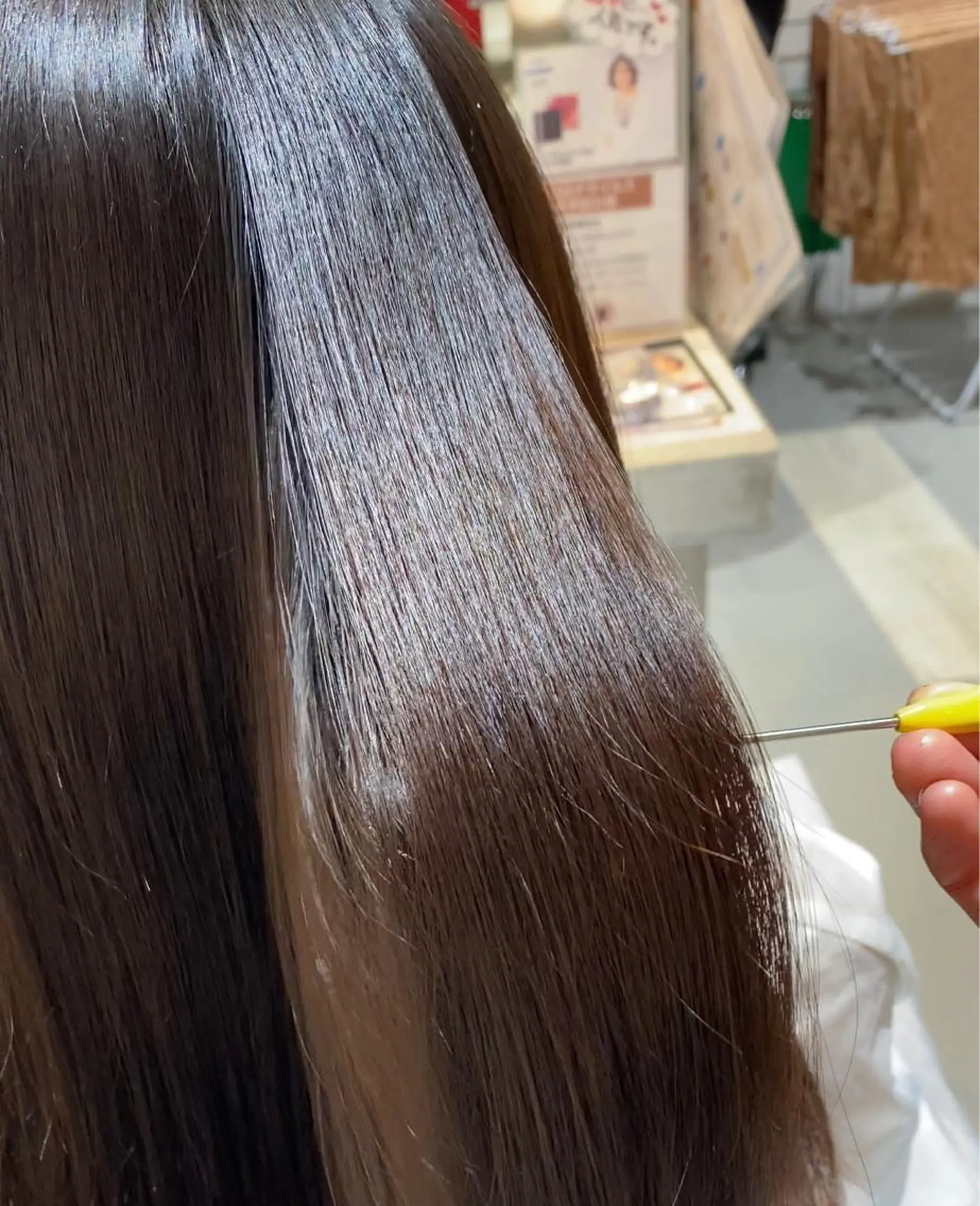 セミロング 縮毛矯正 堀結香/顔まわり レイヤー/蒲生四丁目のヘアスタイル