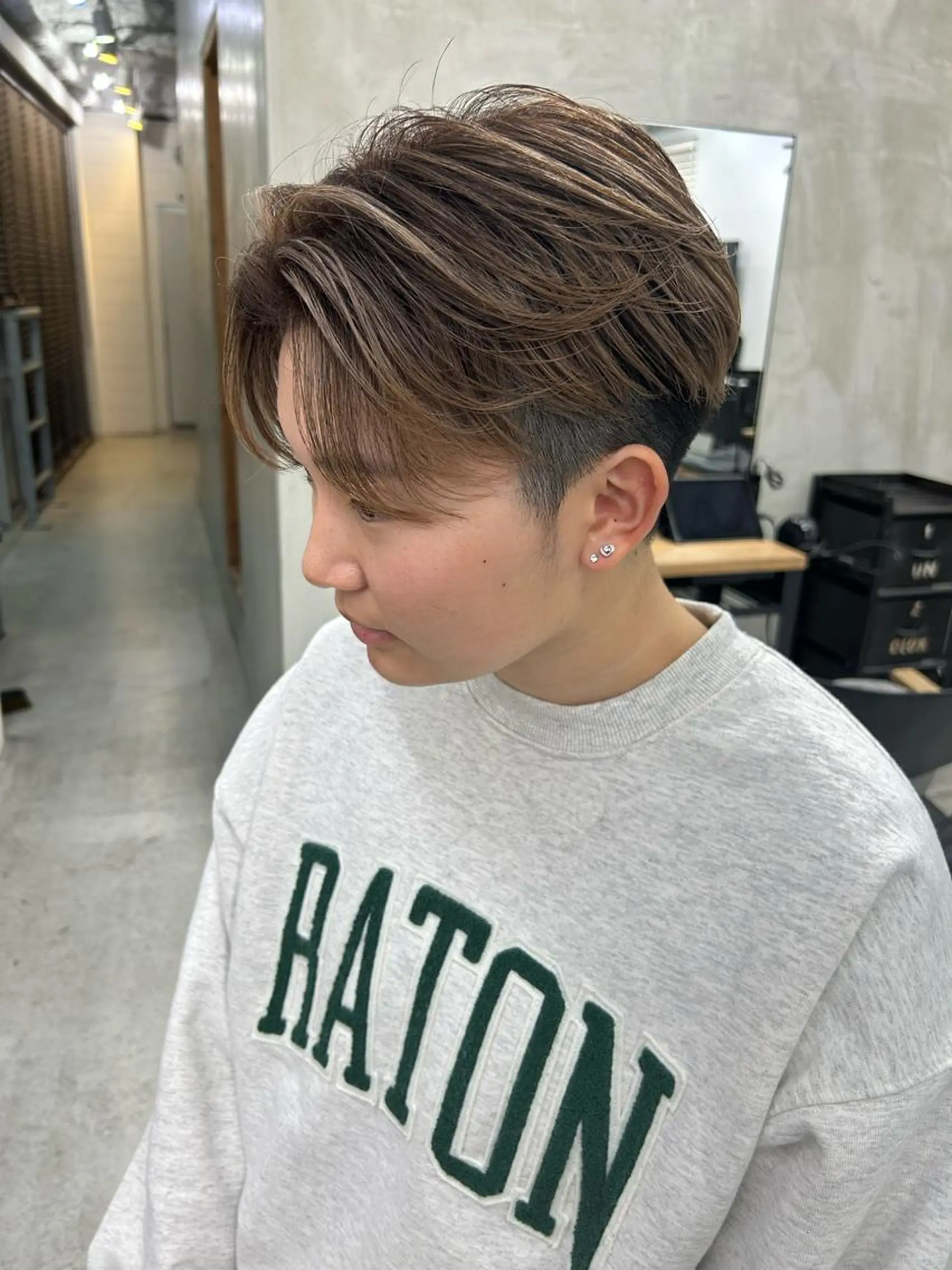 ショート カラー メンズ メンズバレイヤージュ バレイヤージュ レイヤーカット ヘアカラー 🧸艶々韓国ヘア 🧁mizunaのヘアスタイル