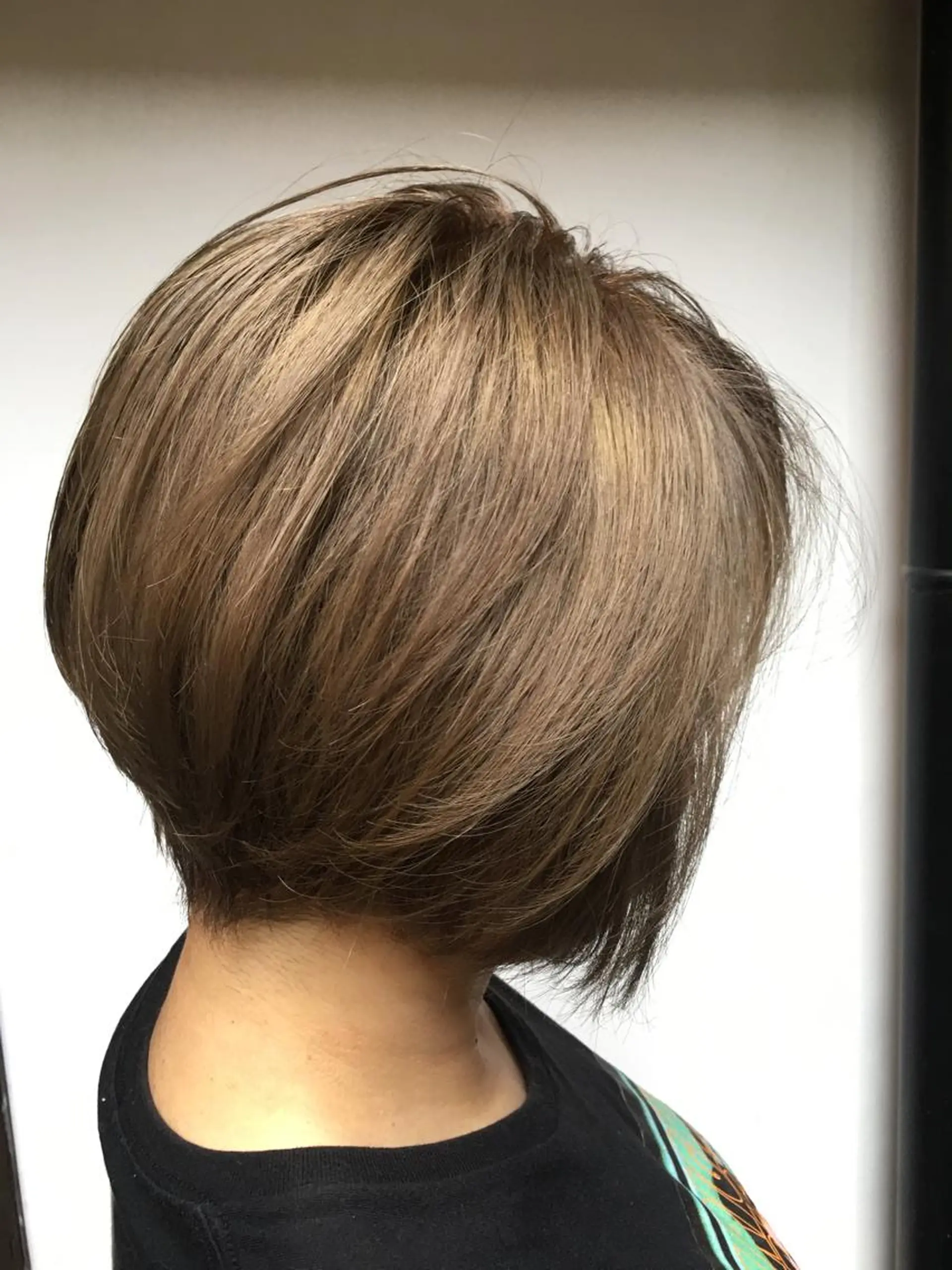 ショート カラー 早田 明美のヘアスタイル