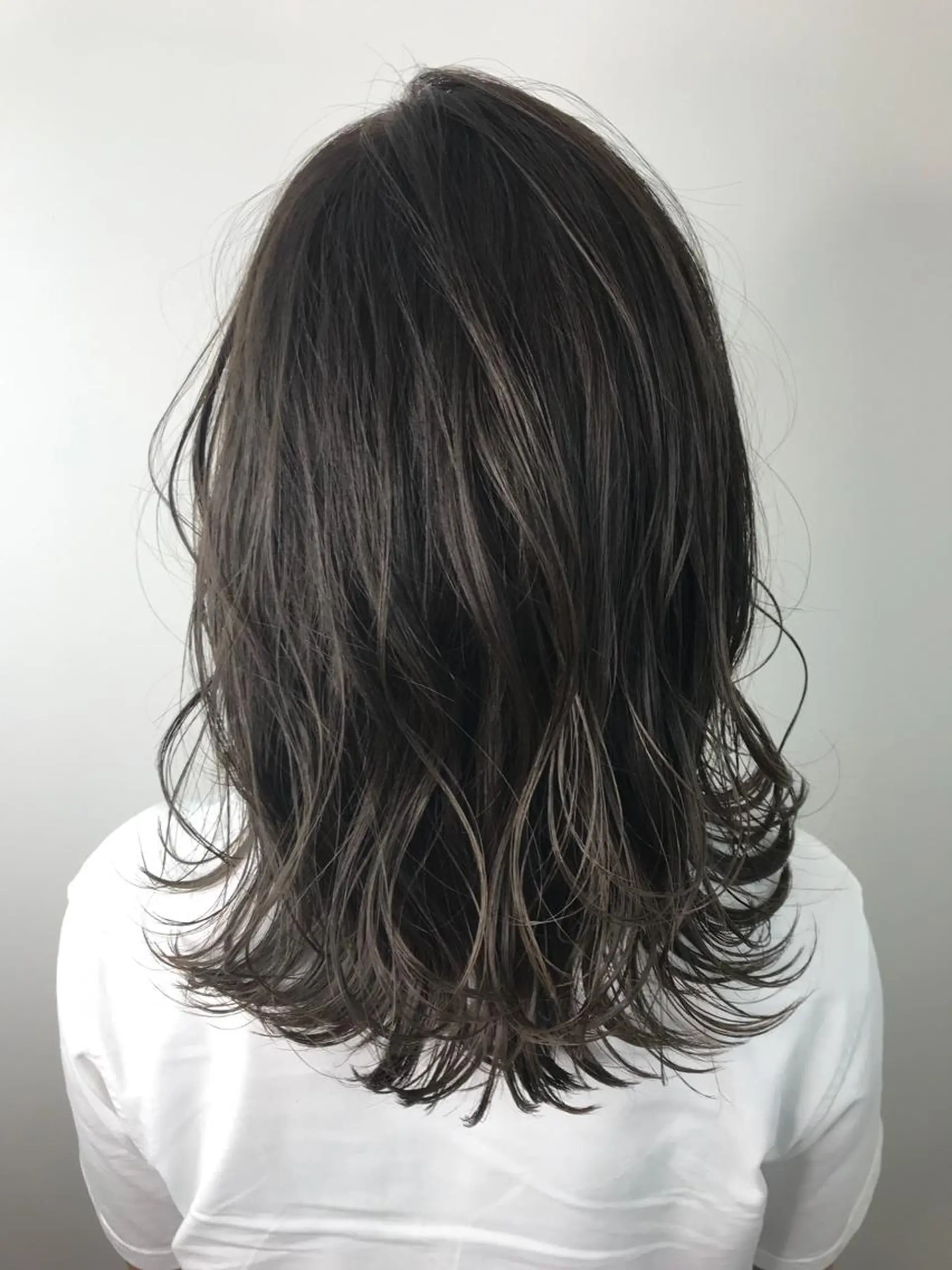 ミディアム カラー グレージュ 酸性ストレート/ブリ ーチなし/中村 匠のヘアスタイル