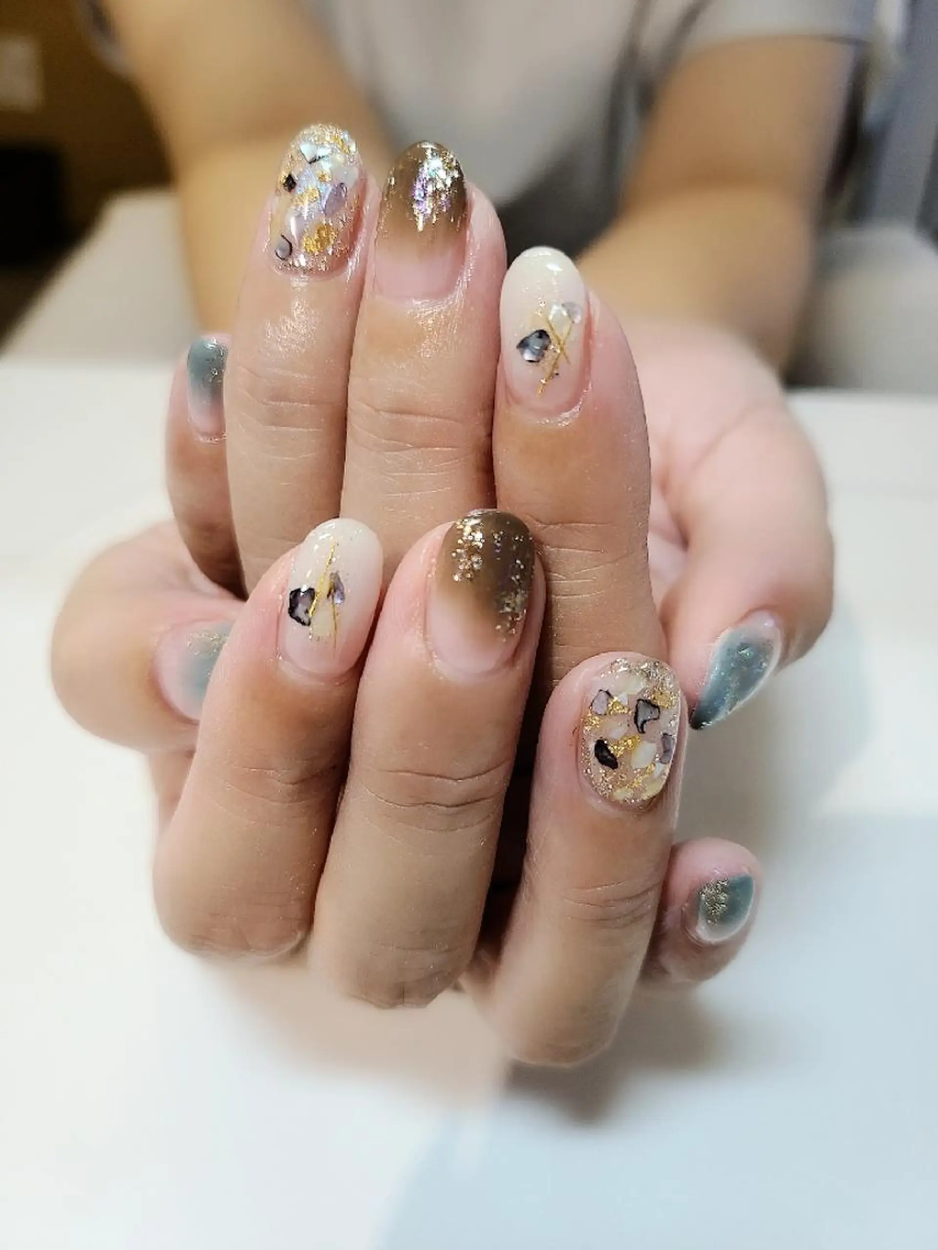 ネイル アートネイル ビーケア自由が丘所属・えみ えみのネイルデザイン