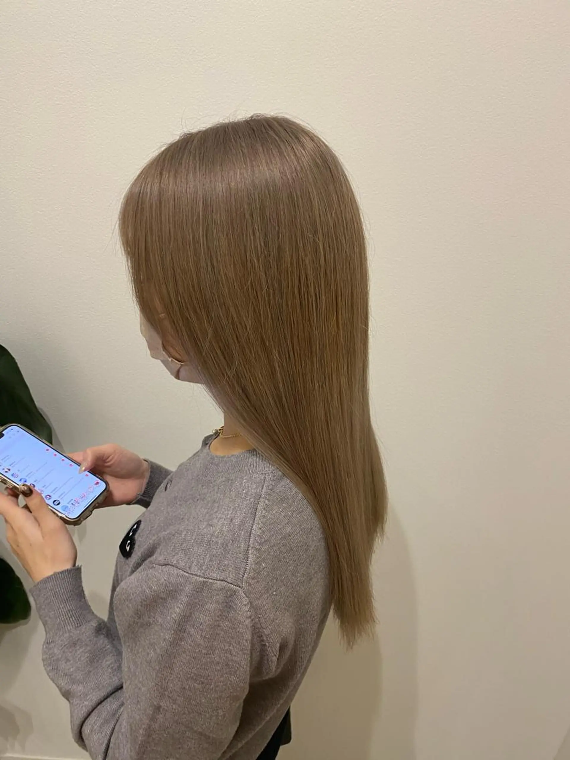 ロング カラー 藤野 凪沙のヘアスタイル