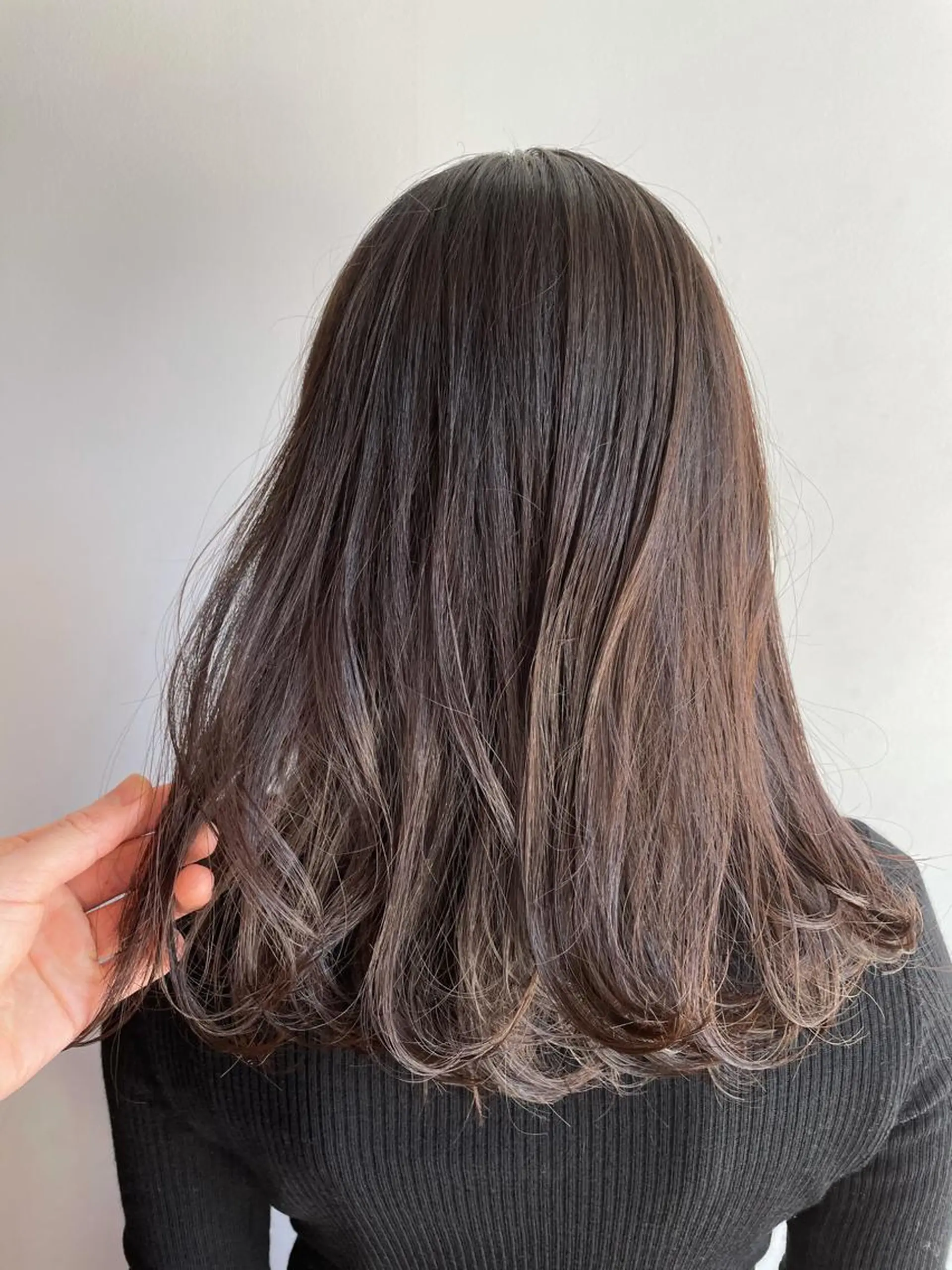 セミロング レイヤーカット 吉田一輝 外国人パーマのヘアスタイル