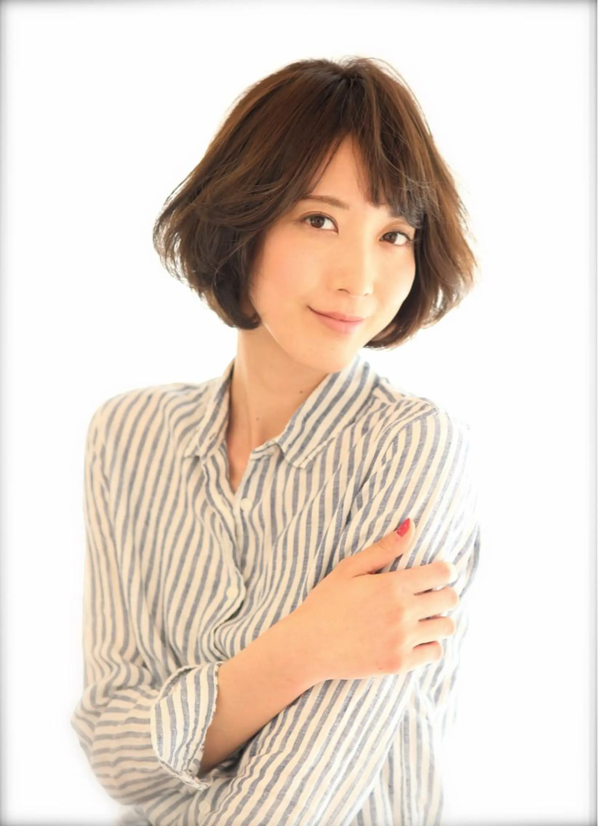 ショート ミディアム カラー パーマ 横手 愛美のヘアスタイル