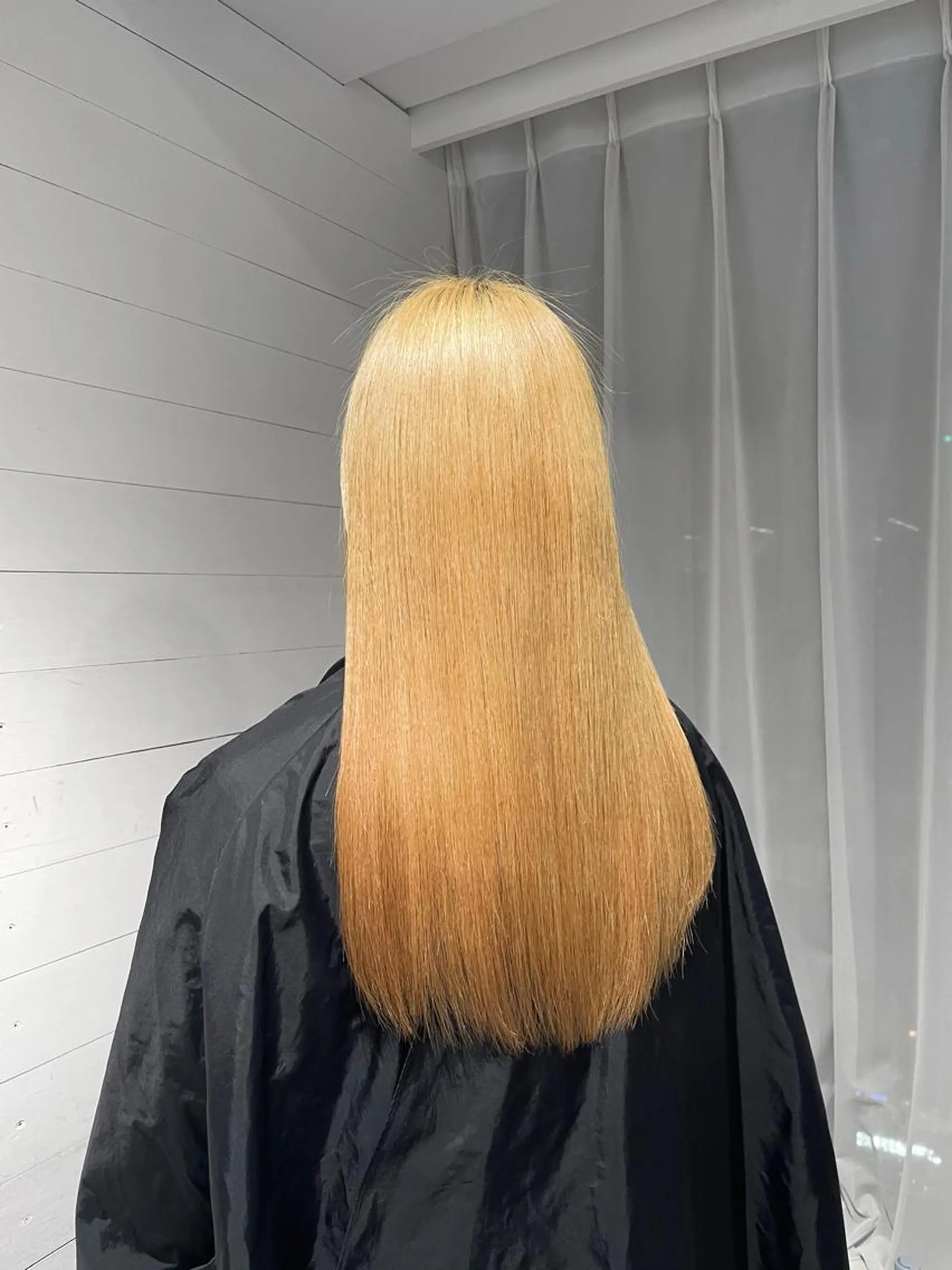 セミロング カット AHNKISM AHNKISMのヘアスタイル