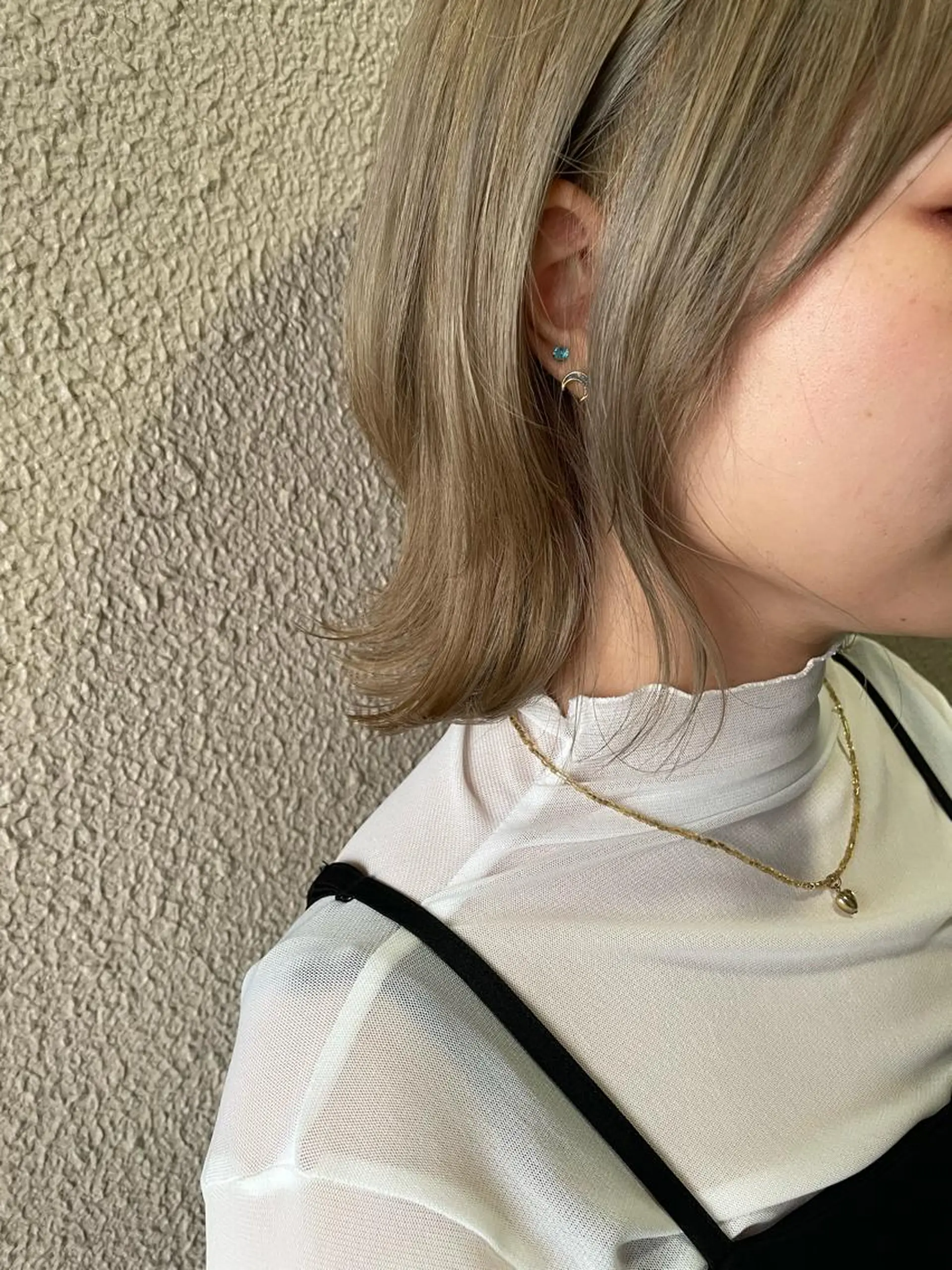 ミディアム カラー マツエク・マツパ ブリーチ ダブルカラー ハイトーンカラー サダハルカ ｜chouetteのヘアスタイル