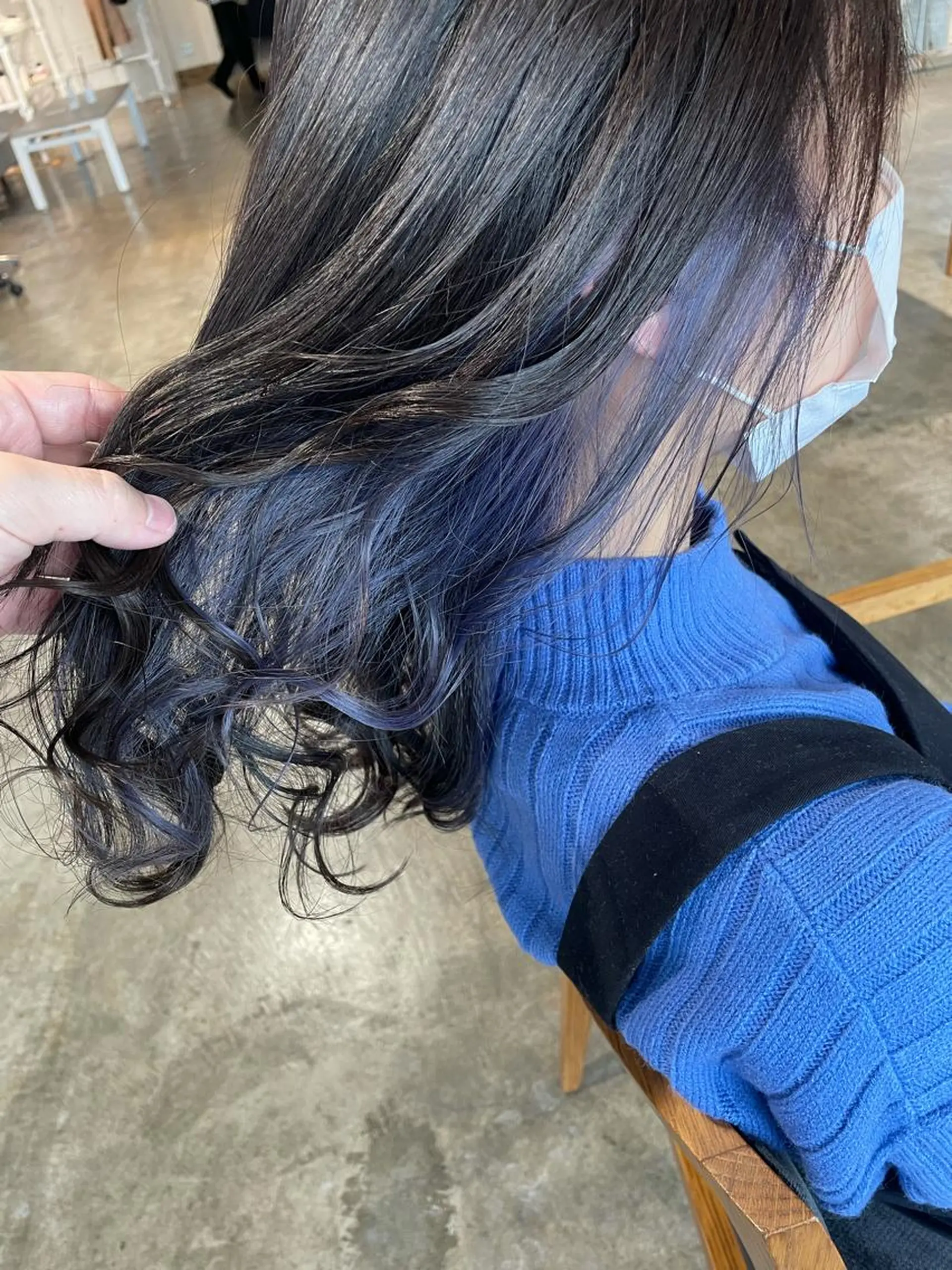 ミディアム カラー ブルーカラー ブルーパープル インナーカラー パープルカラー ヘアカラー トリートメント ハイトーン/レイヤー /ケアブリーチ石川治のヘアスタイル