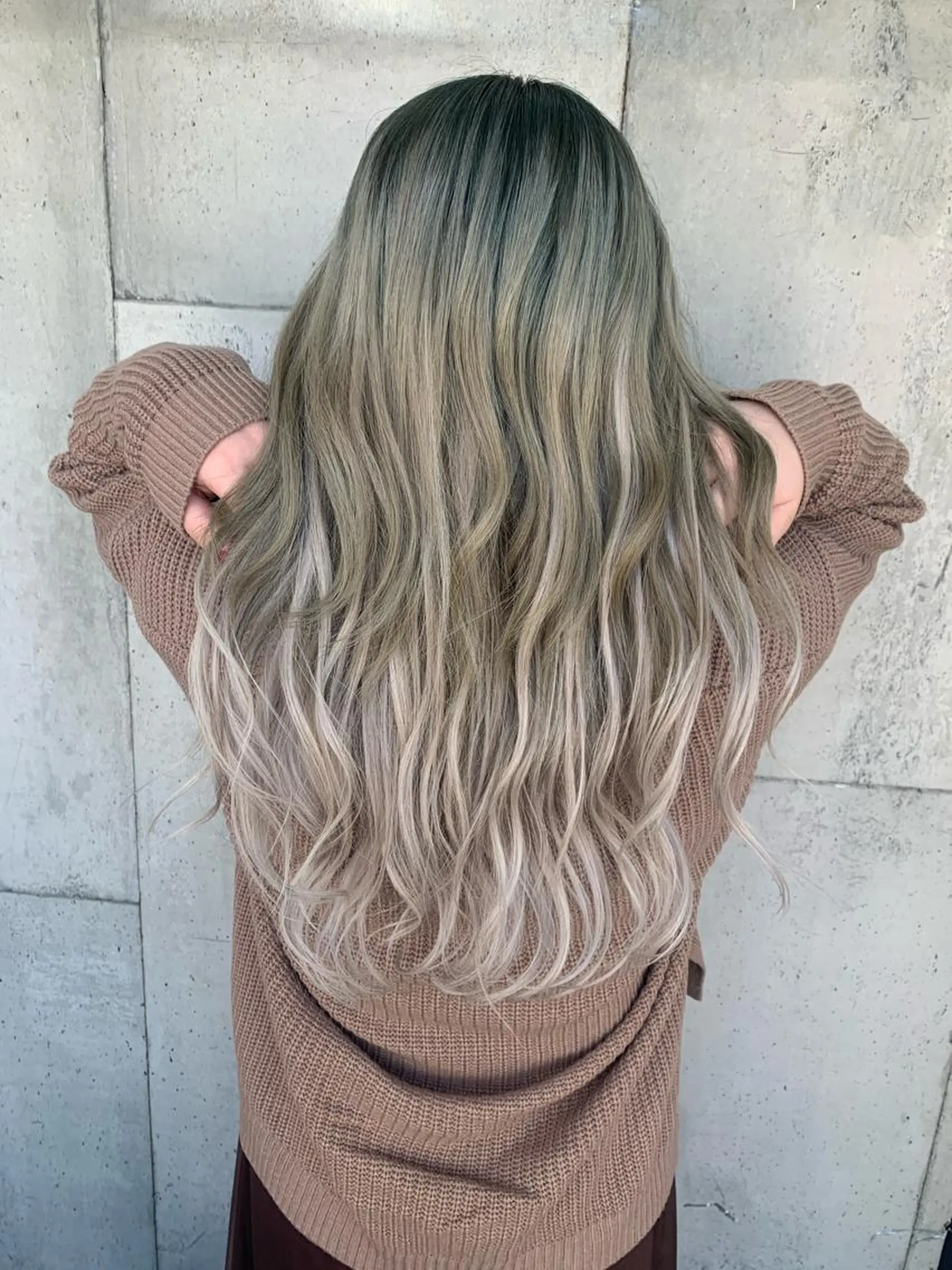 ロング 大内 志穂のヘアスタイル