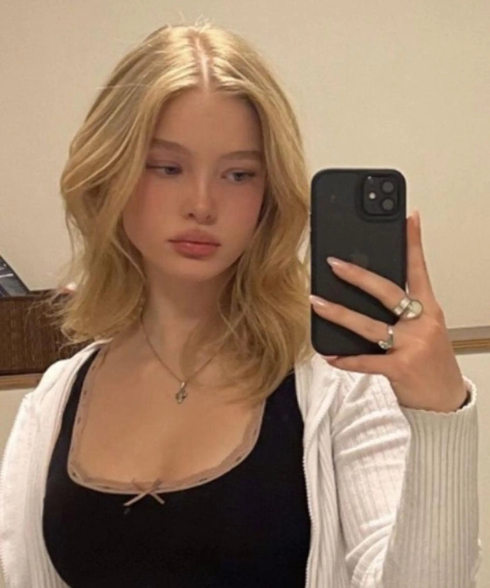 カラー 莉乃/縮毛矯正/髪質 改善/艶カラーのヘアスタイル