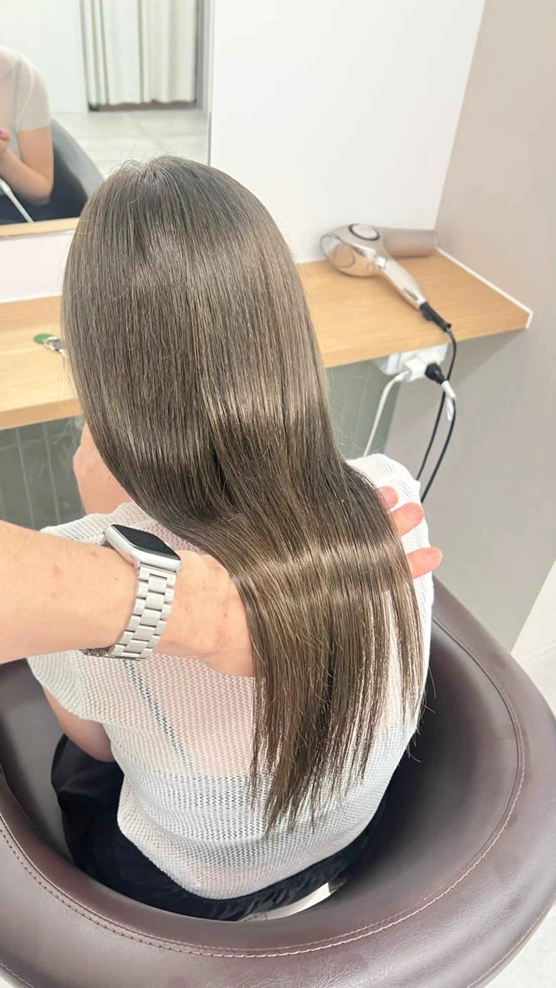 ロング カラー ヘアカラー トリートメント レイヤー/透明感 カラー🌿KANTAのヘアスタイル