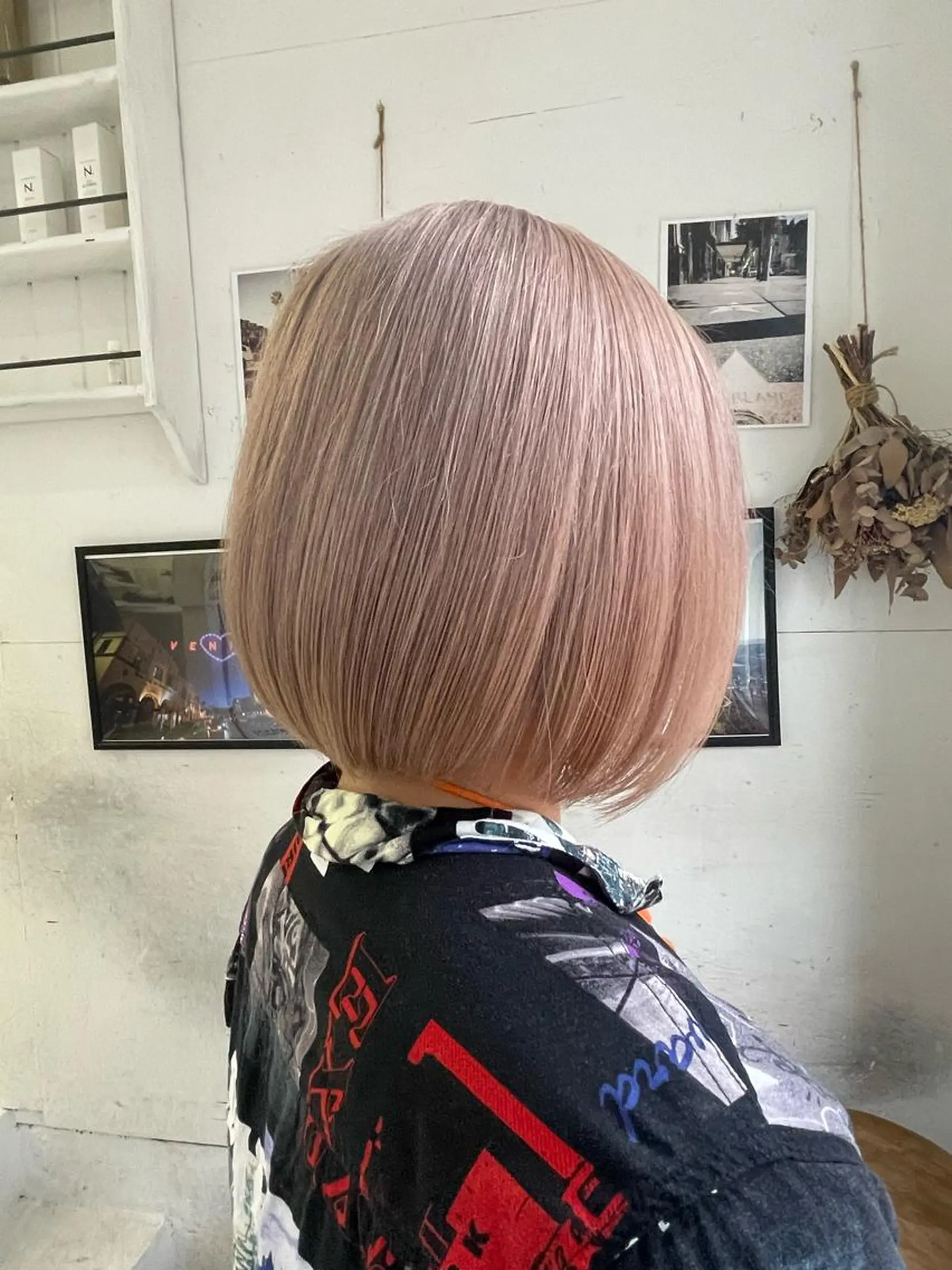 ショート カラー ベージュカラー ホワイトベージュ 篠崎 佑季のヘアスタイル