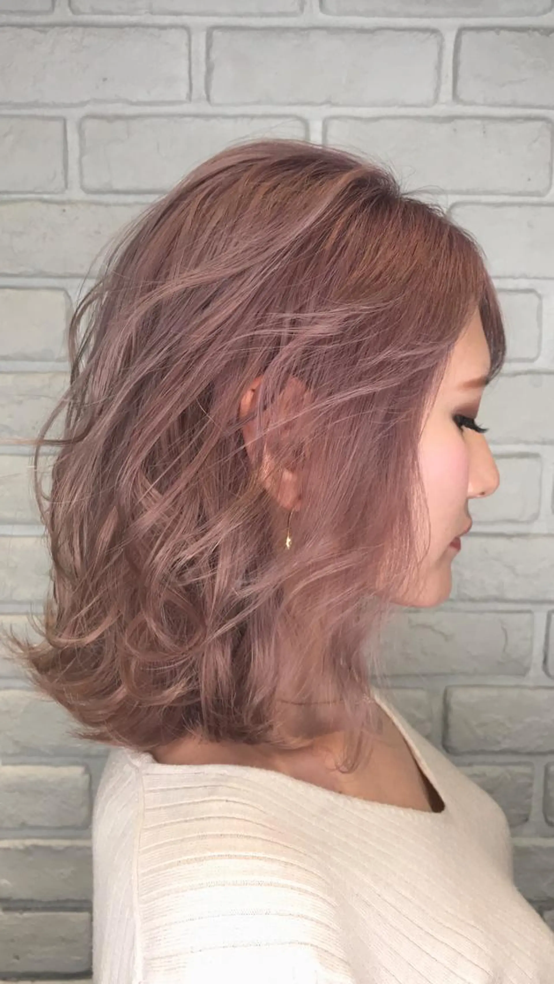 ミディアム カラー ピンクカラー 森本 笑のヘアスタイル