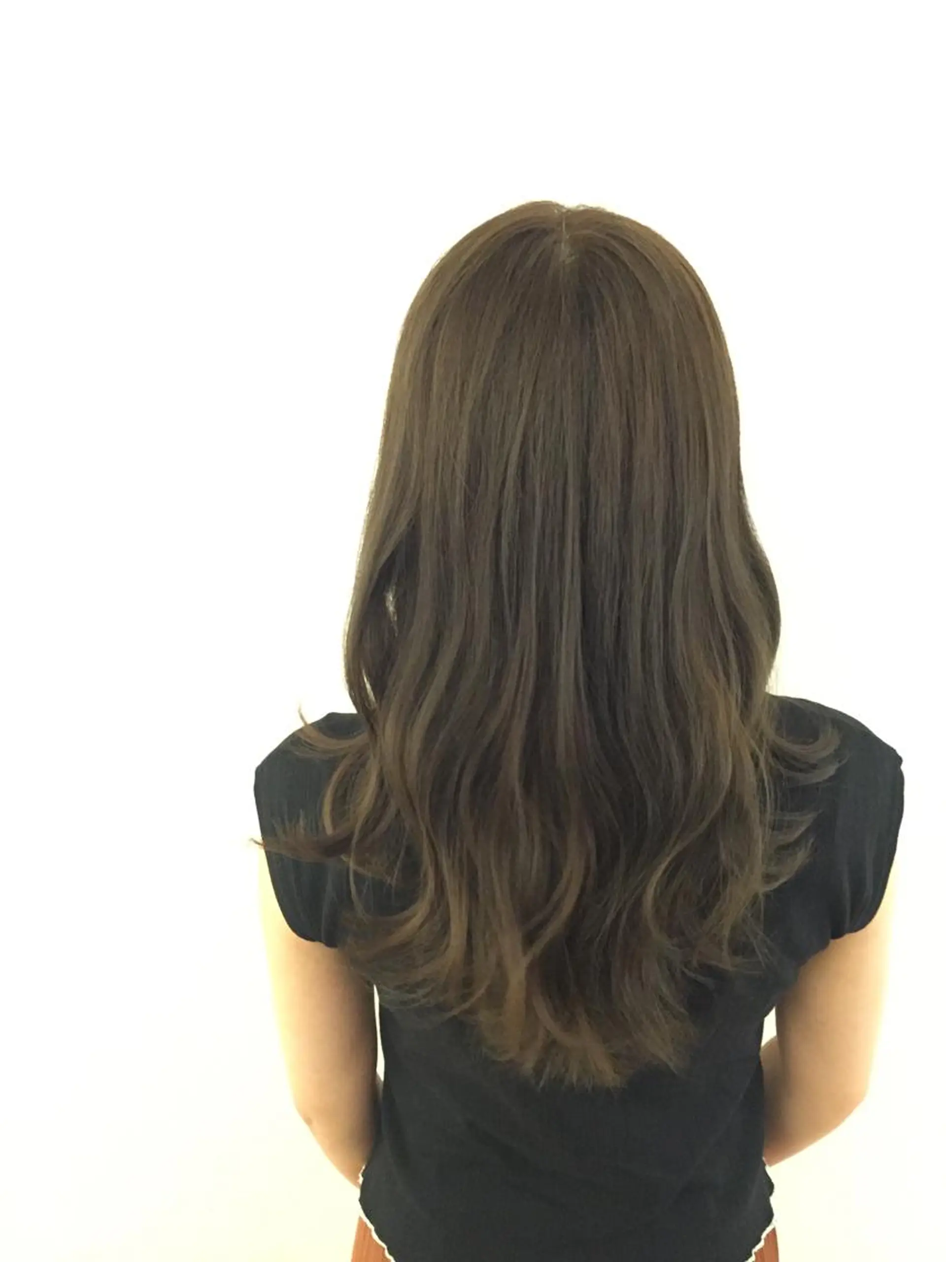 ミディアム カラー 小顔カット✨ 透明感カラーのヘアスタイル