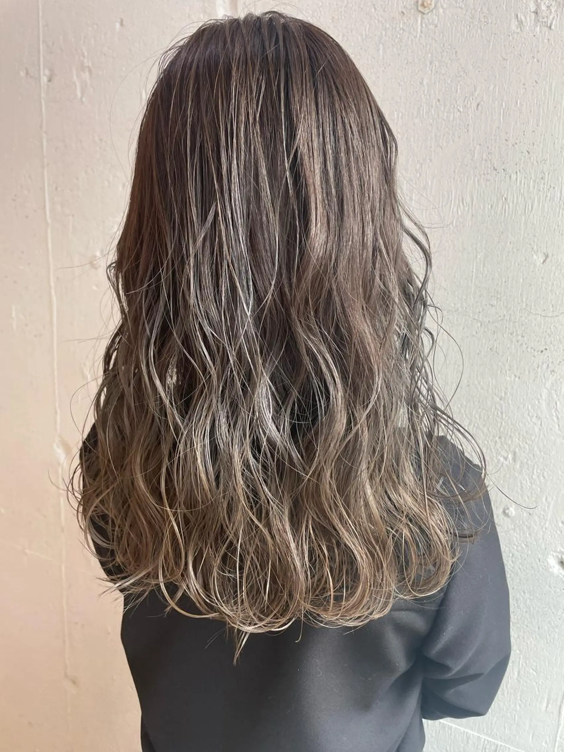 ロング カラー ヘアカラー hisano / ハイトーン・透明感のヘアスタイル