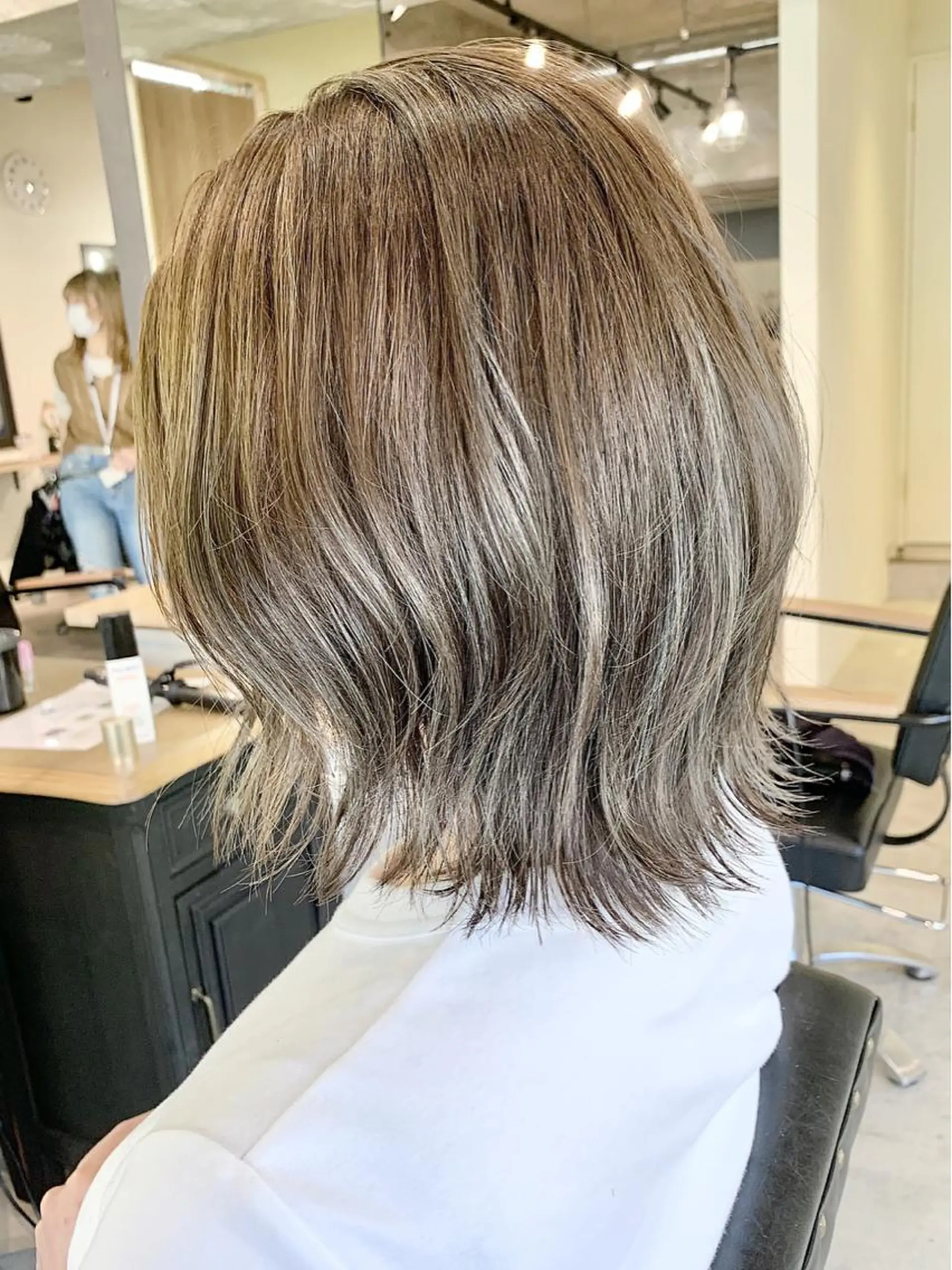 ミディアム noi MIKUのヘアスタイル