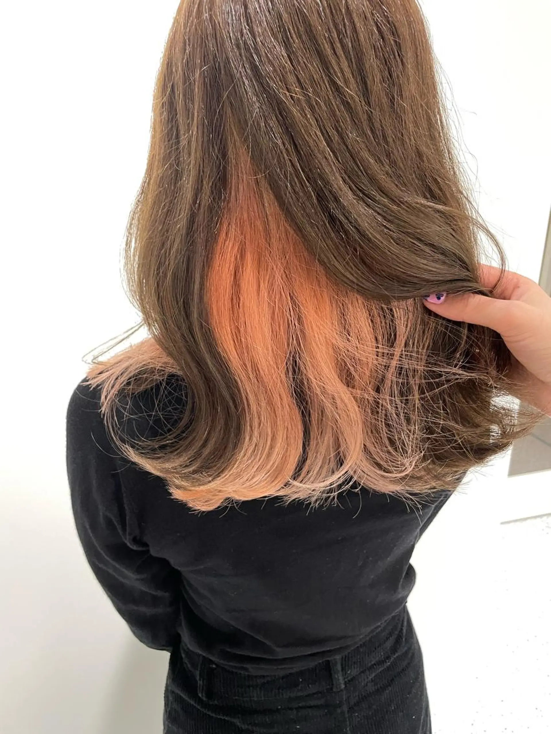 ロング カラー インナーカラー オレンジ GO TODAY SHARE SALON 原宿本店所属・ブリーチ/ハイトーン 艶カラー/ユリナのヘアスタイル