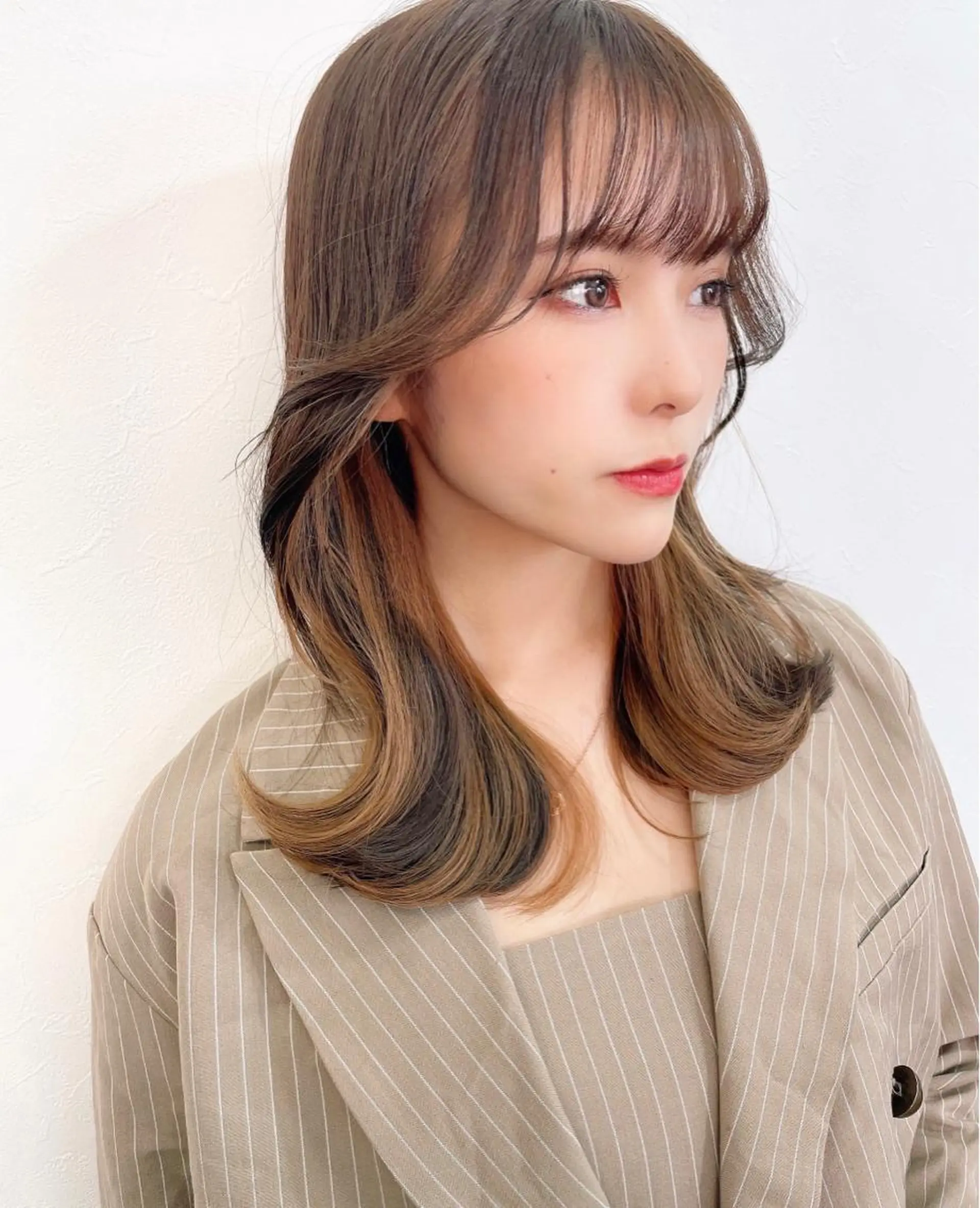 ミディアム カット ヘアカラー トリートメント レイヤーカット、 大人可愛い　中村美羅のヘアスタイル