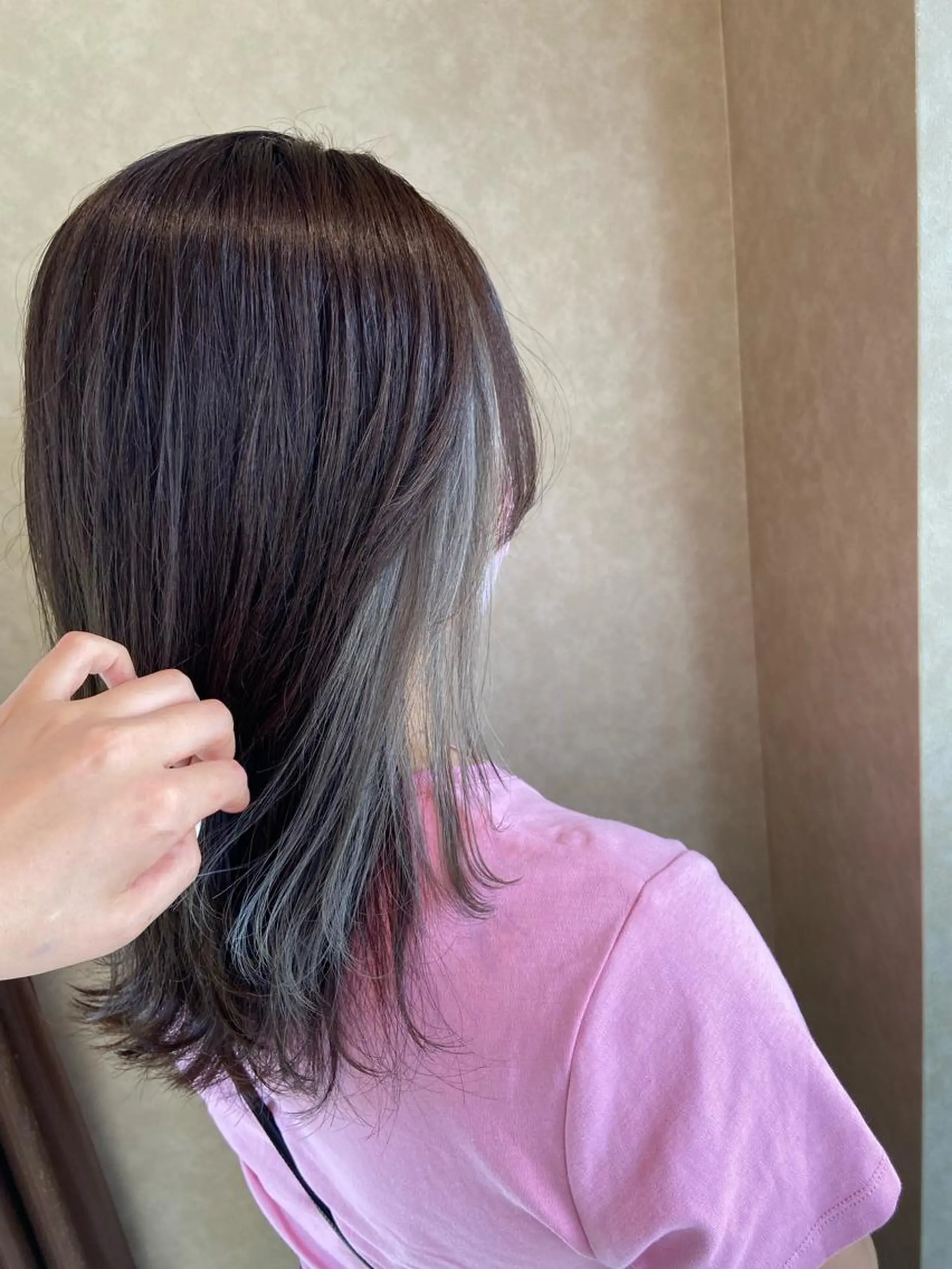 カラー 小林 亜紀のヘアスタイル