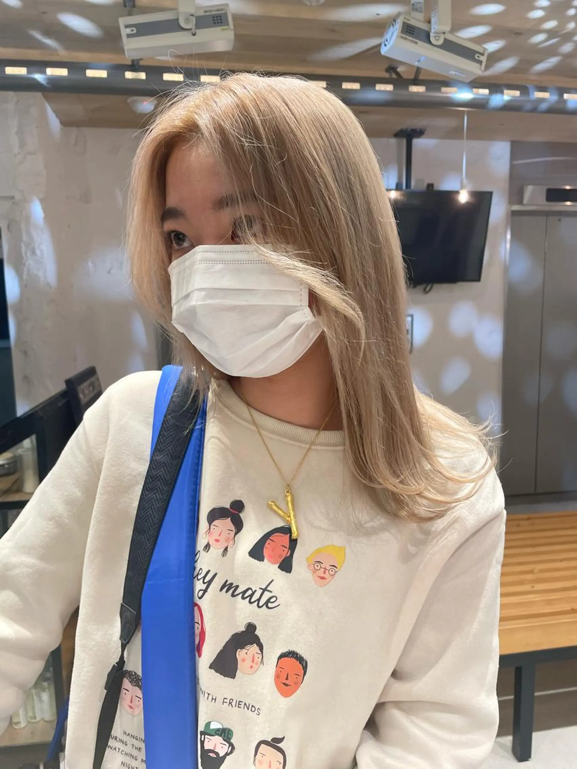 セミロング 艶ハイトーン👑♡ NATSUKIのヘアスタイル