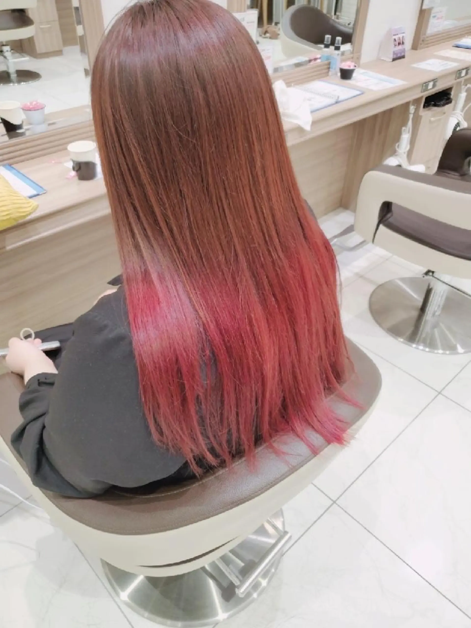 ロング カラー ベージュカラー ブリーチ グラデーションカラー イルミナカラー ピンクカラー 中村 和貴のヘアスタイル