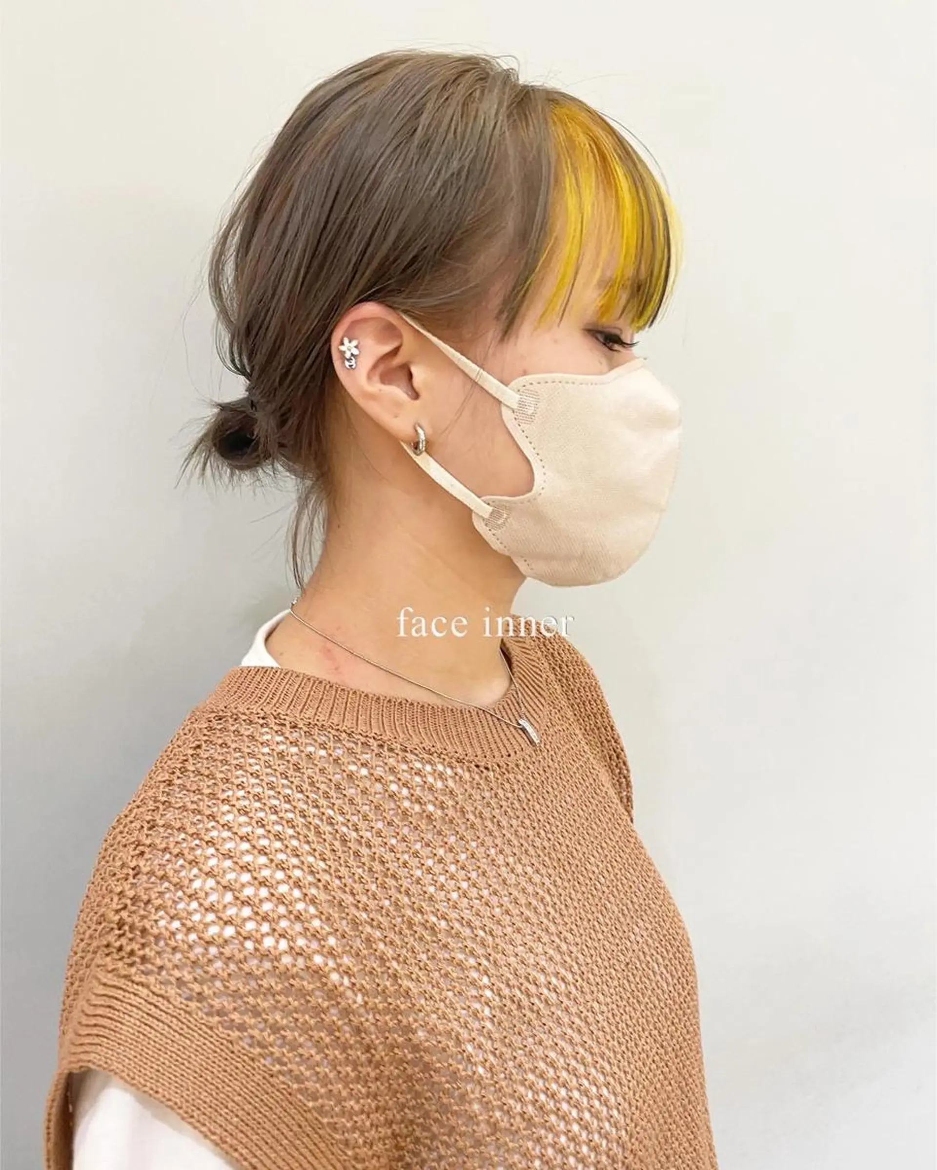 ショート カラー ケアブリーチ/ エクステ/レイヤーのヘアスタイル