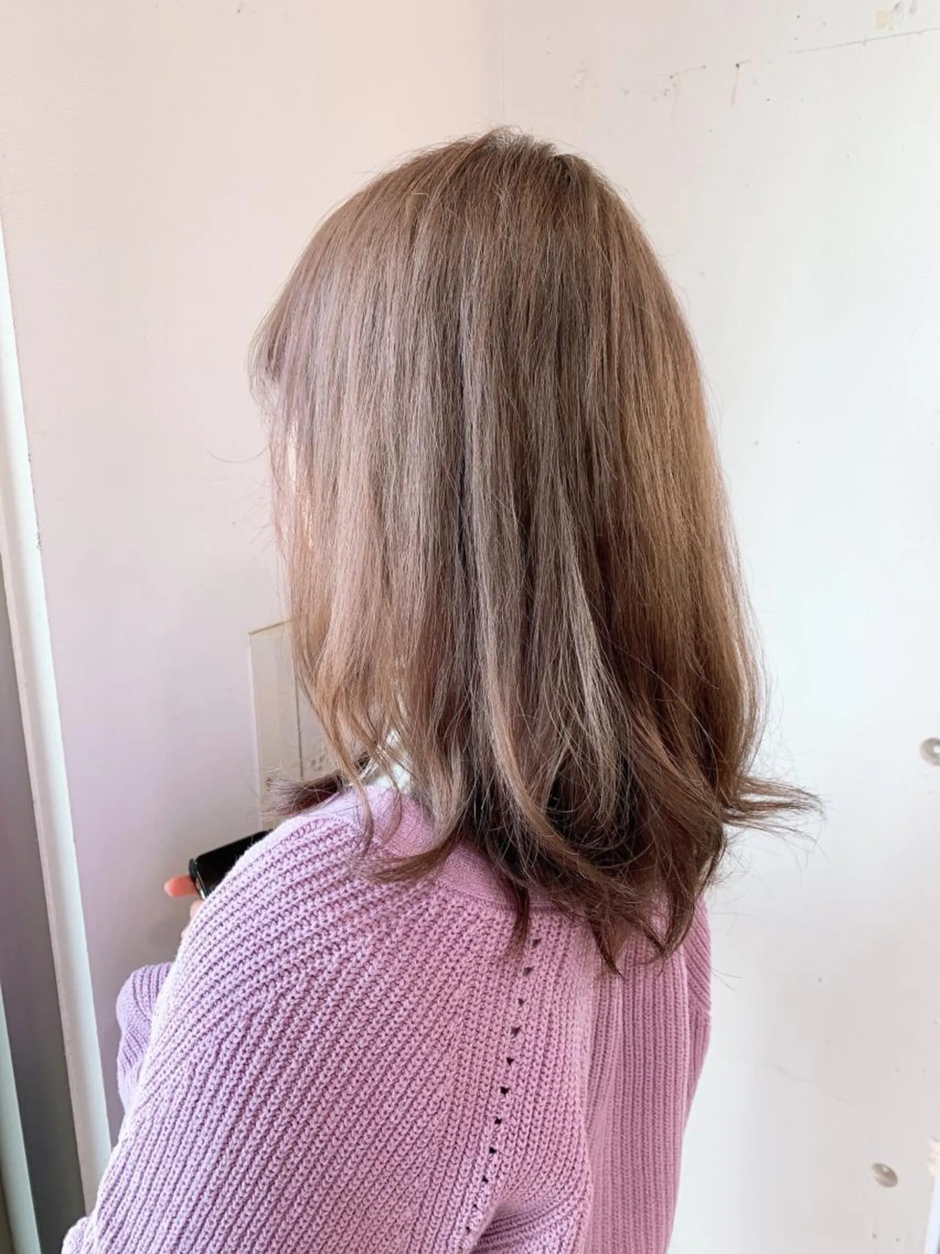 セミロング カラー パーマ 白髪ぼかしハイライト 柳川拓哉のヘアスタイル