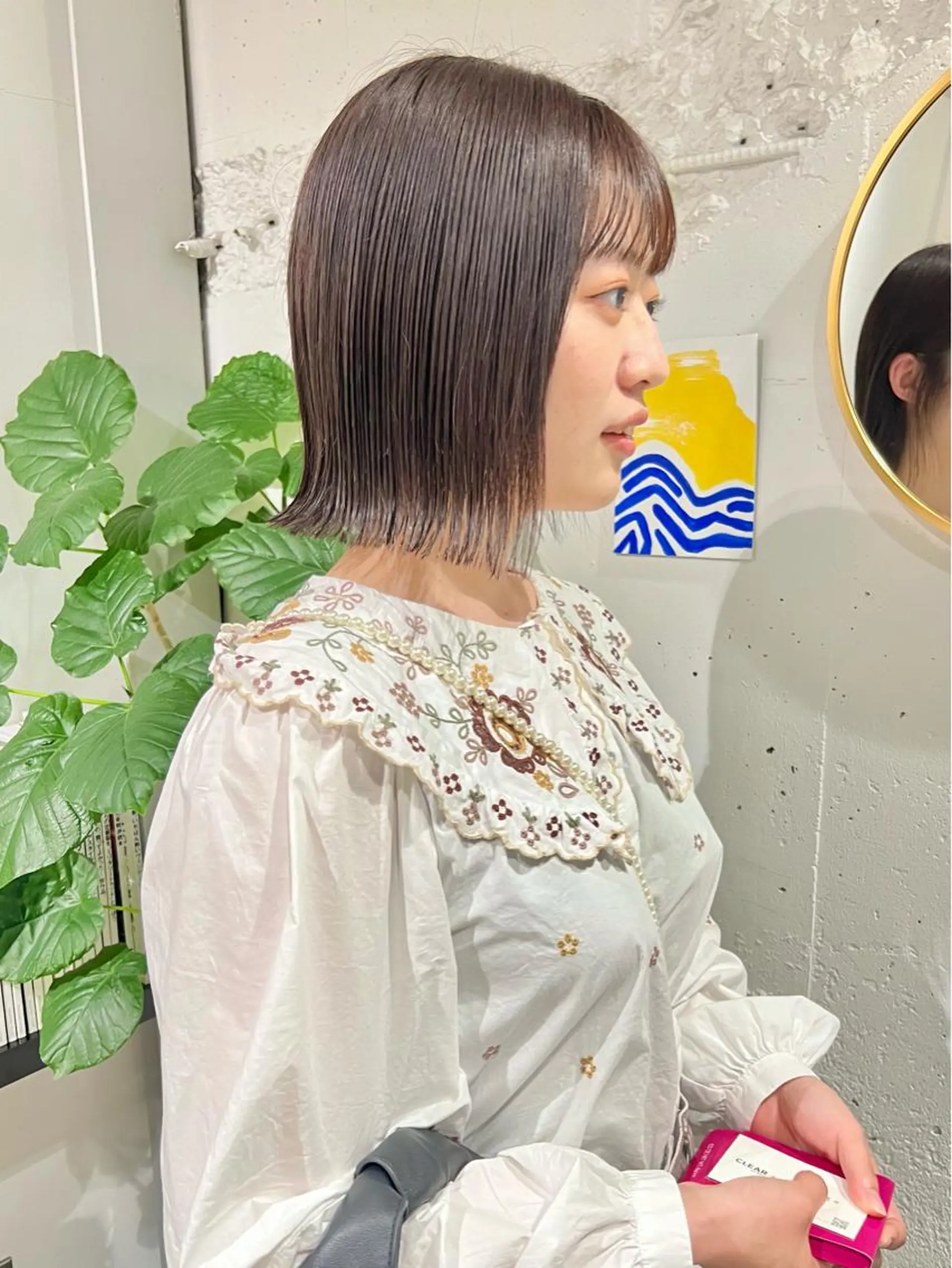 ミディアム カット ヘアカラー 石井 菜々のヘアスタイル