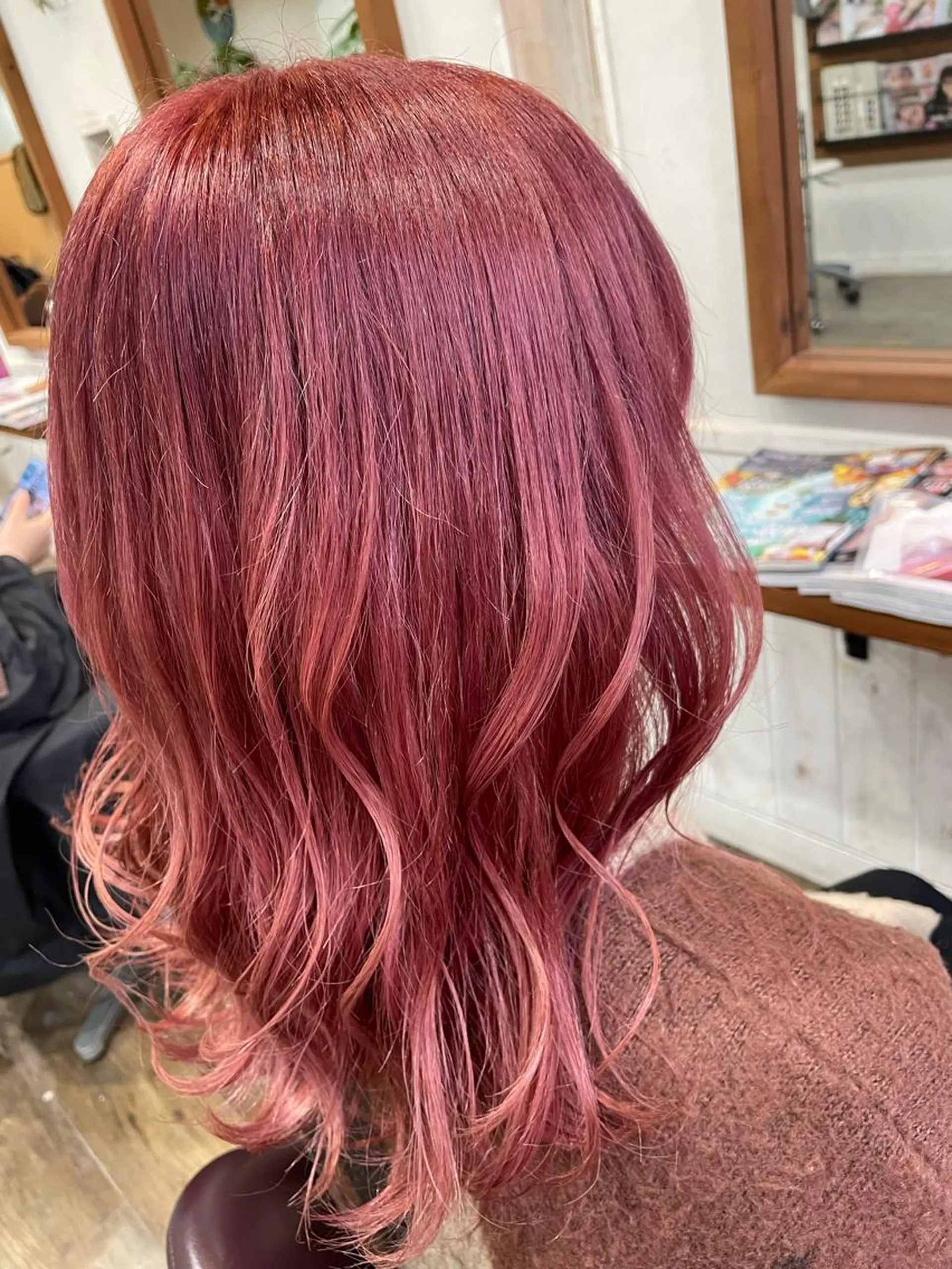 ミディアム カラー 塩崎 明菜のヘアスタイル