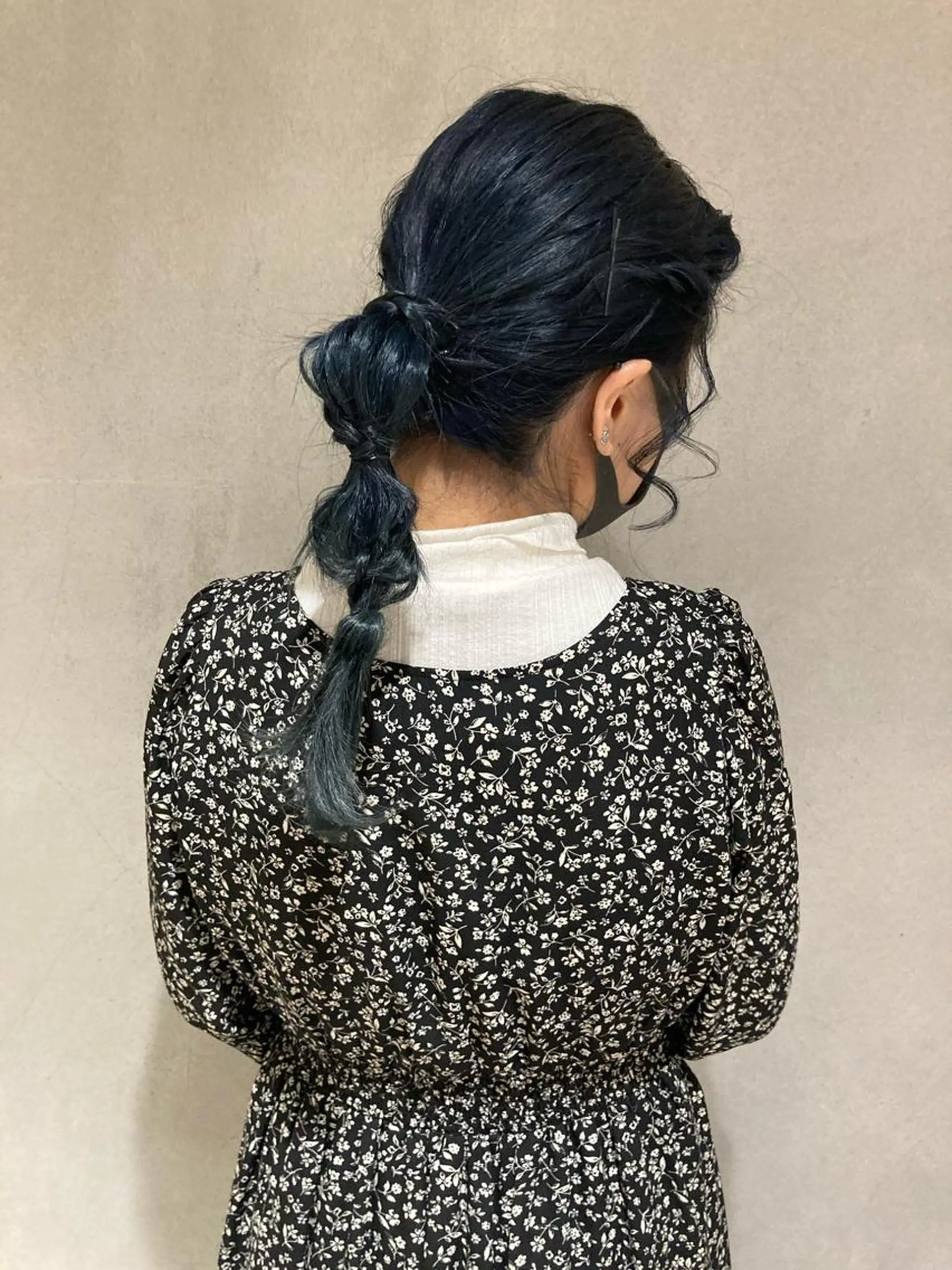 セミロング カラー ブルーカラー ブルーグレー ブルーグレージュ グレージュ ヘアカラー トリートメント ボブ/透明感カラー /坂口恵梨子のヘアスタイル