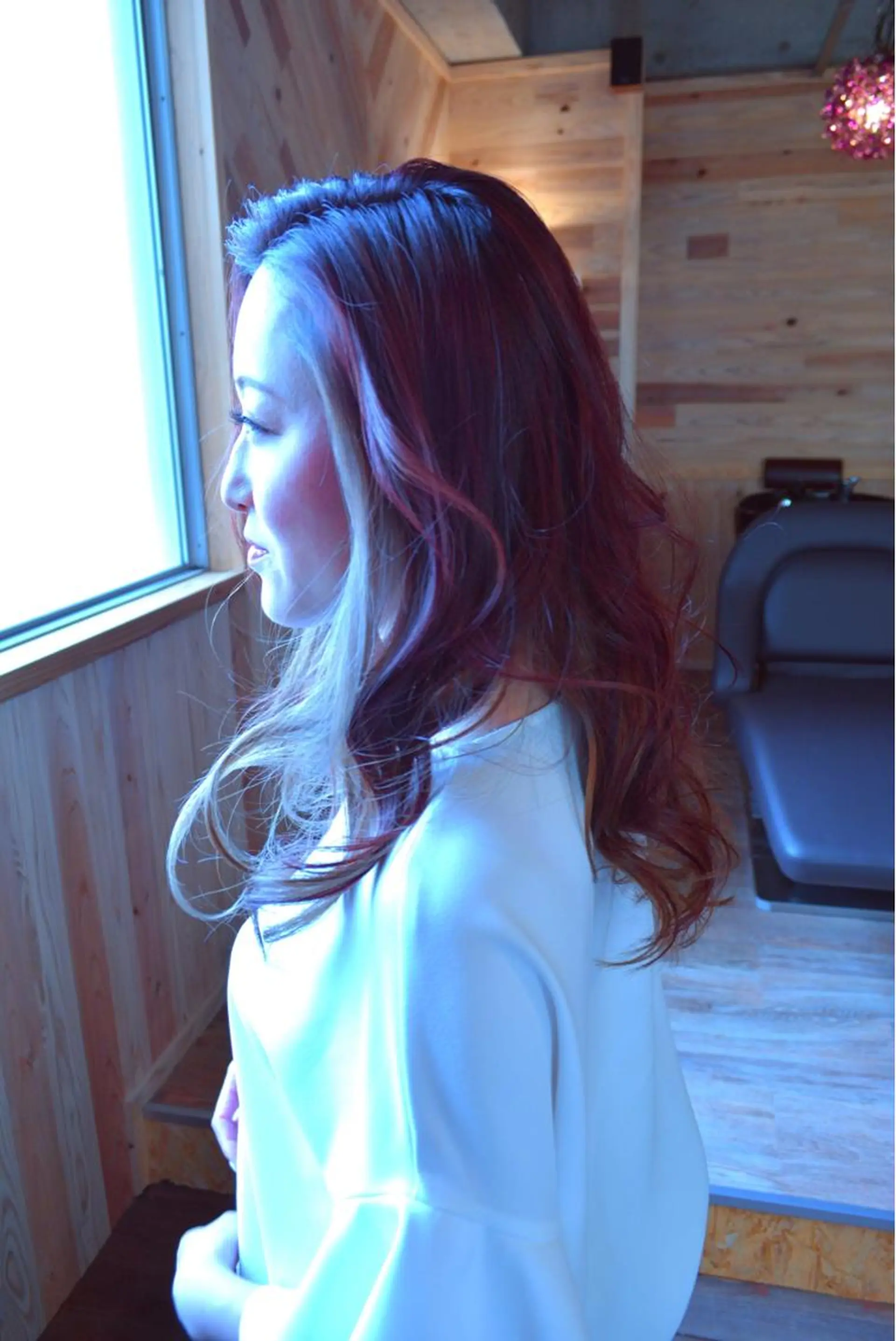 ロング カラー パーマ ヘアアレンジ ベージュカラー インナーカラー ピンクカラー ホワイトベージュ かきあげバング belle chambreイブカのその他イメージ