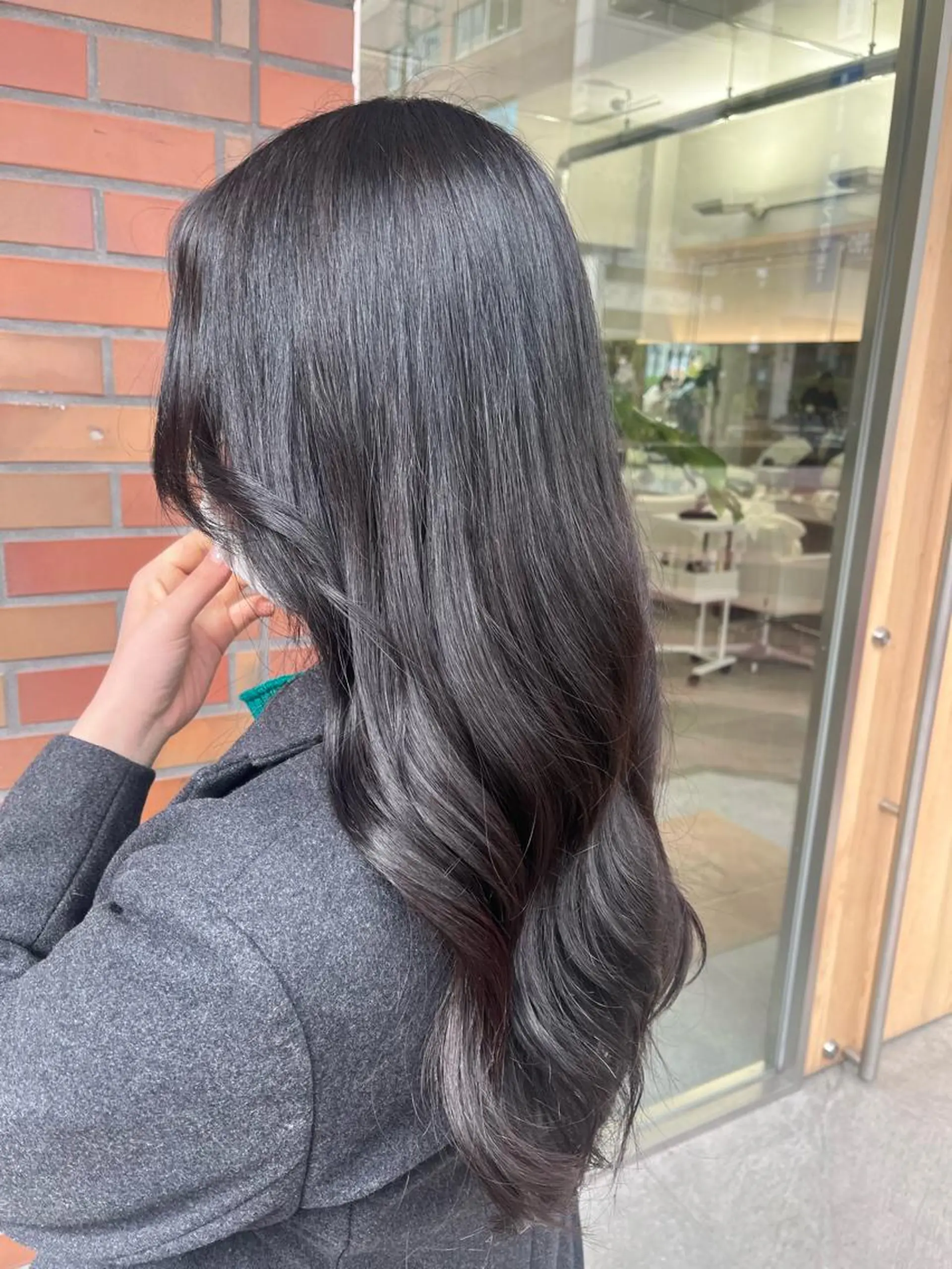 ロング カラー アッシュ アッシュグレー 菅 野のヘアスタイル