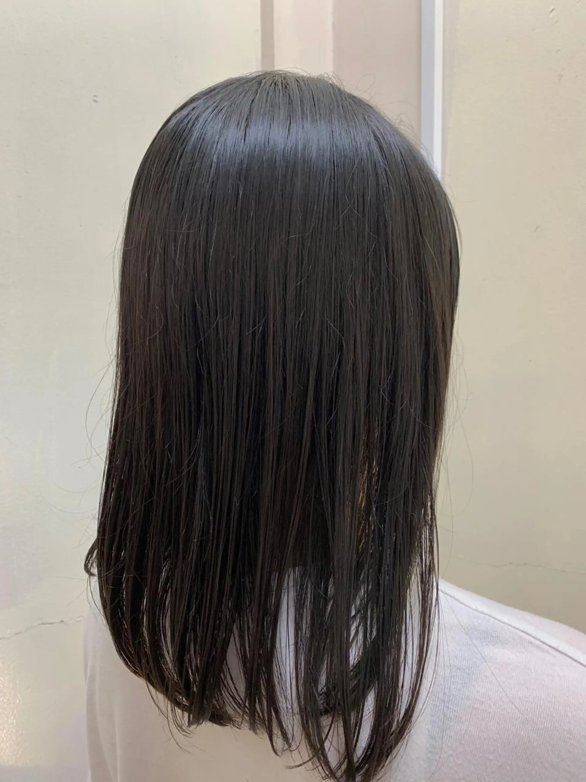 セミロング カラー アッシュ 透明感カラー カット 縮毛矯正 トリートメント MEM所属・村上 吉斗のヘアスタイル